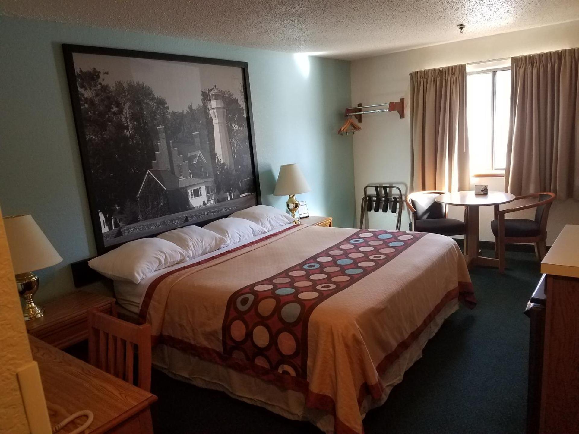 Super 8 by Wyndham Houghton Lake