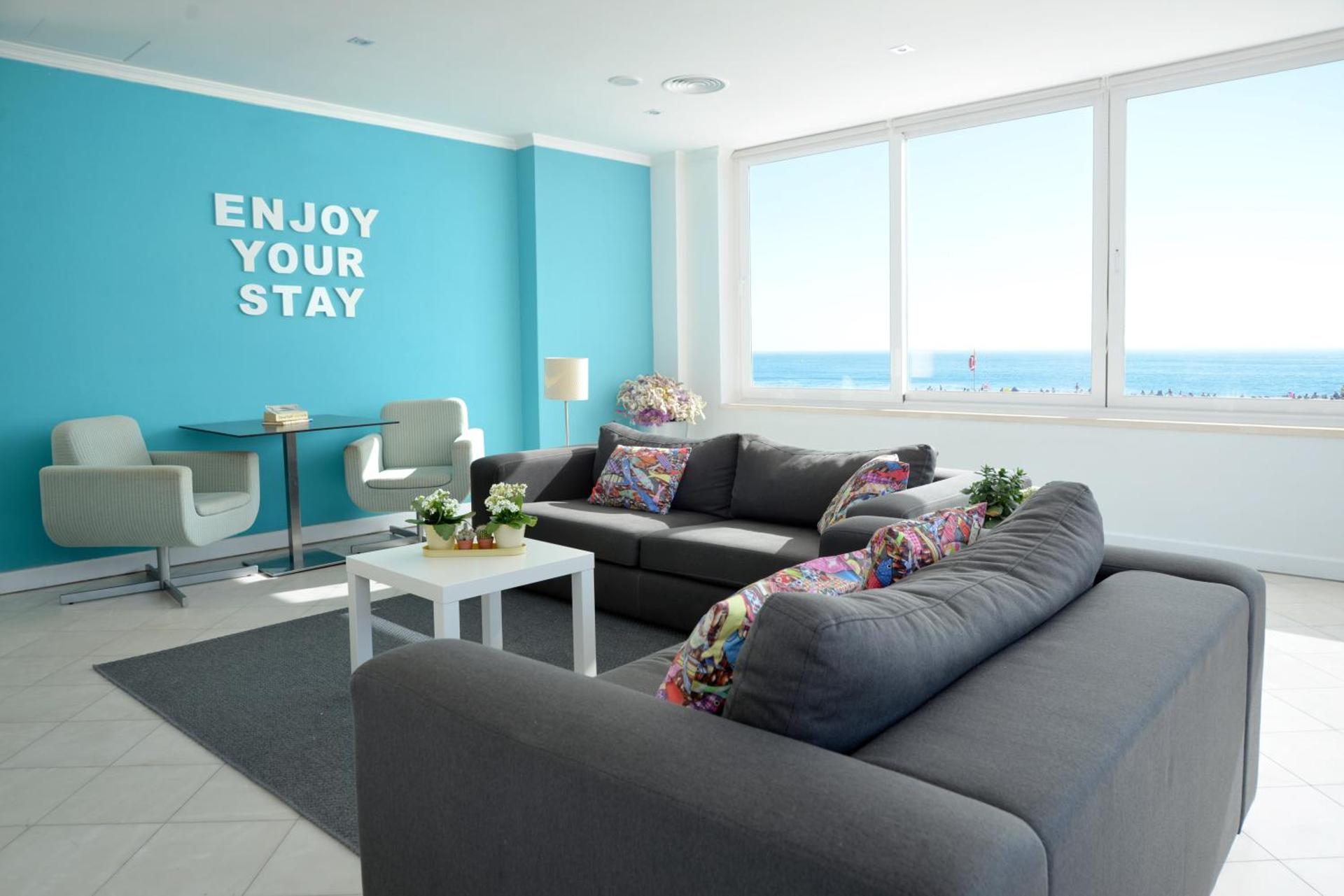 Communal lounge/ TV room