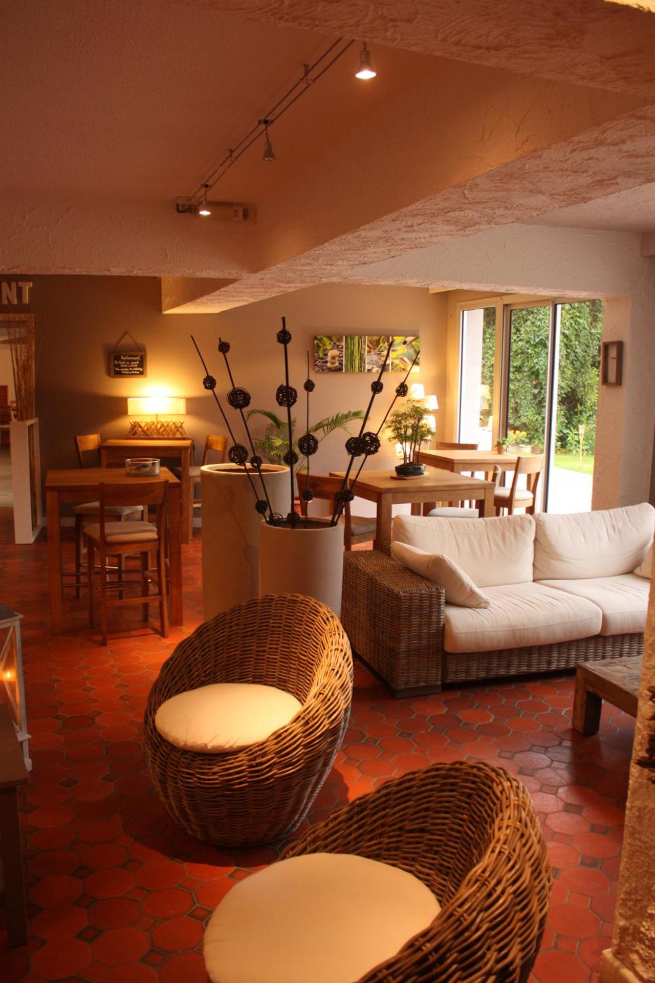 Communal lounge/ TV room