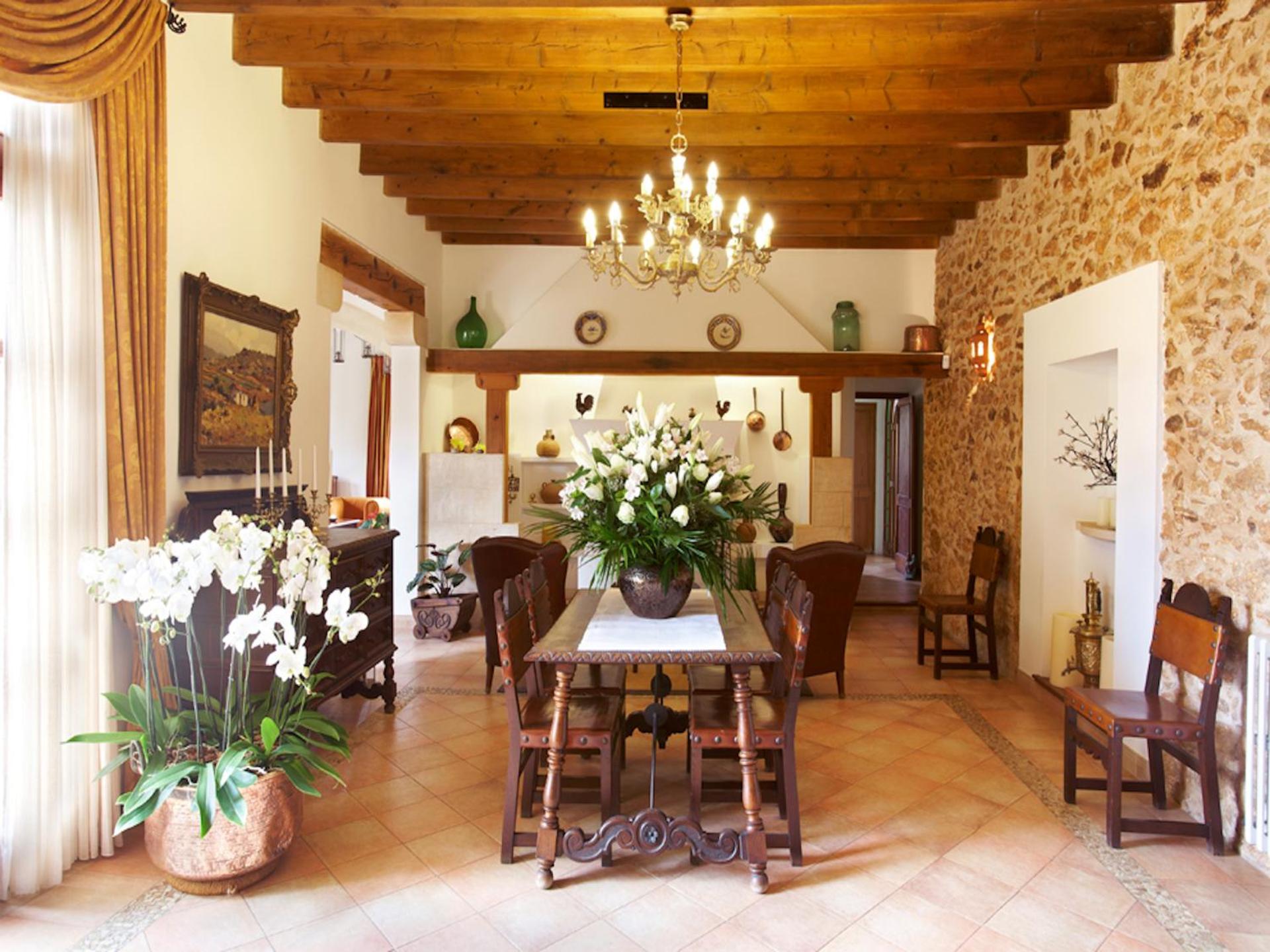 Communal lounge/ TV room