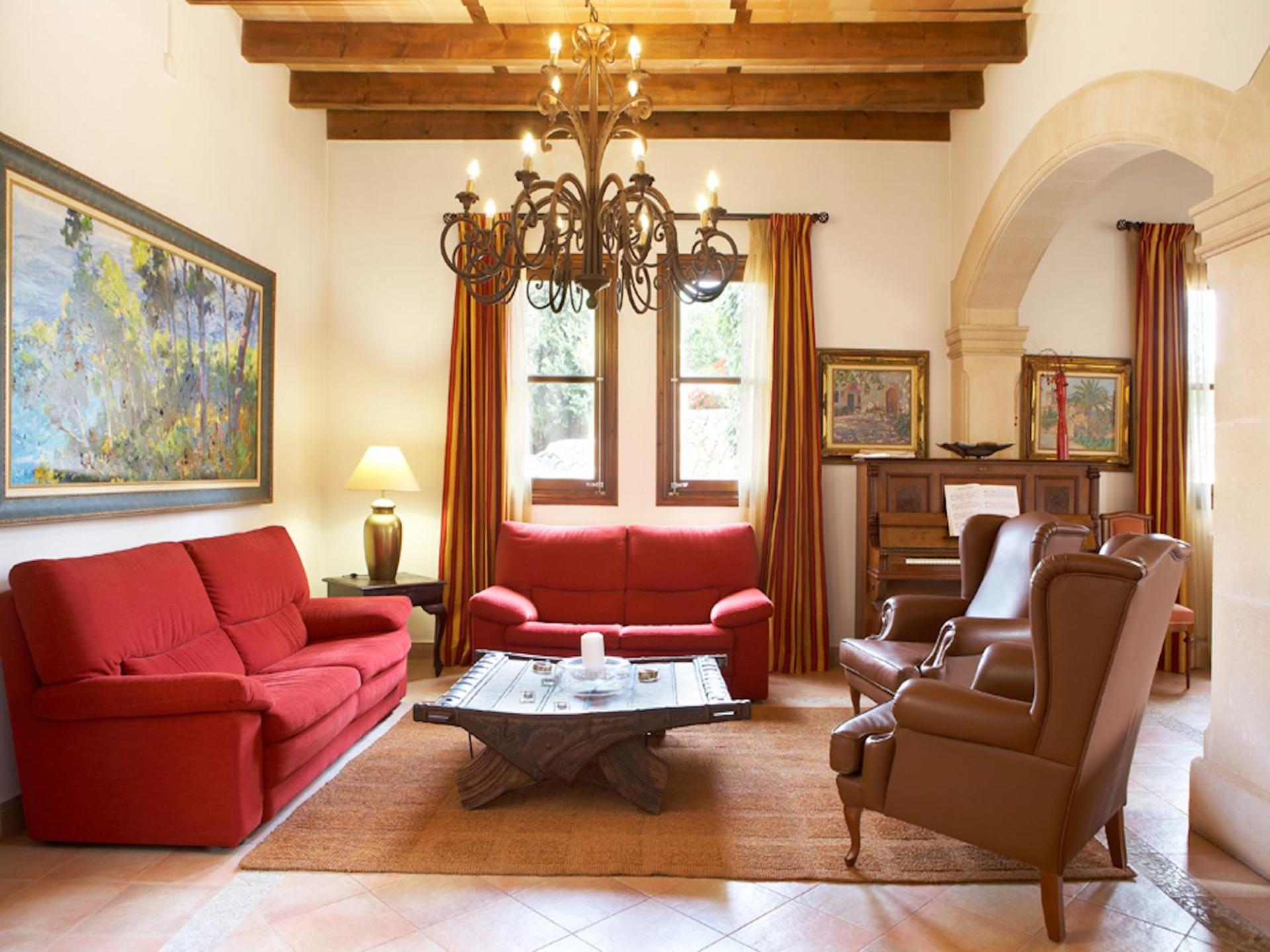 Communal lounge/ TV room