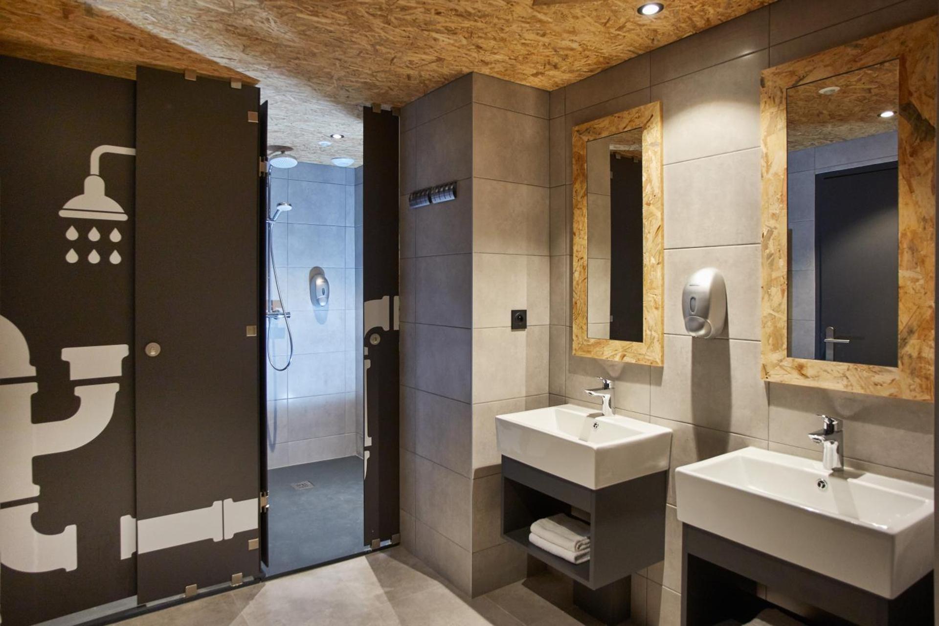 Exclusive Quadruple Room with Shared Bathroom