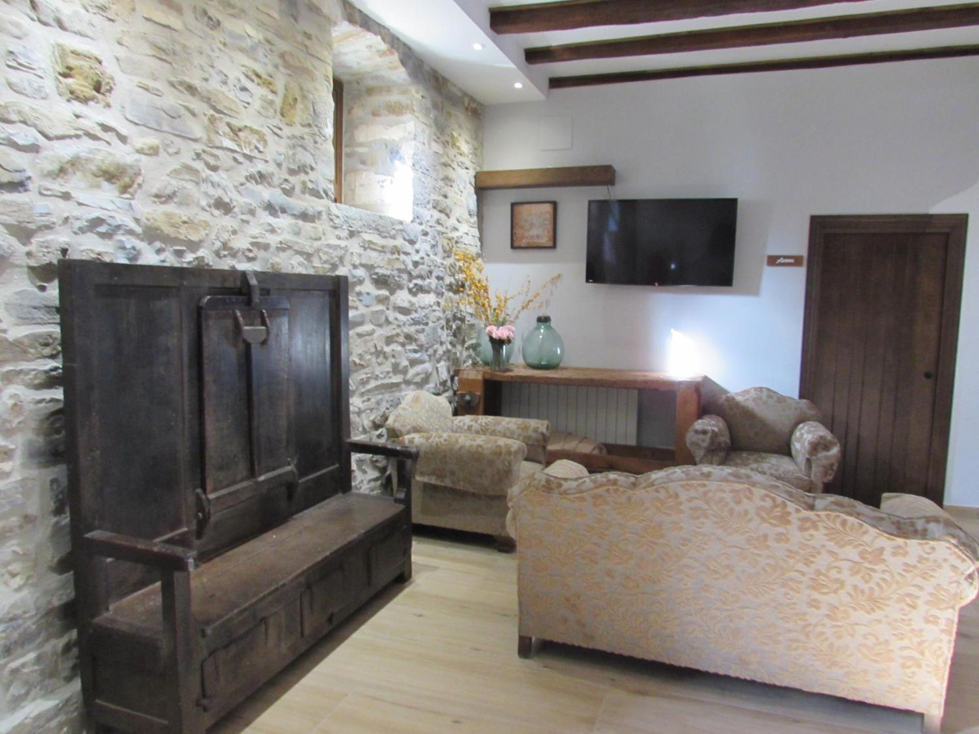 Communal lounge/ TV room