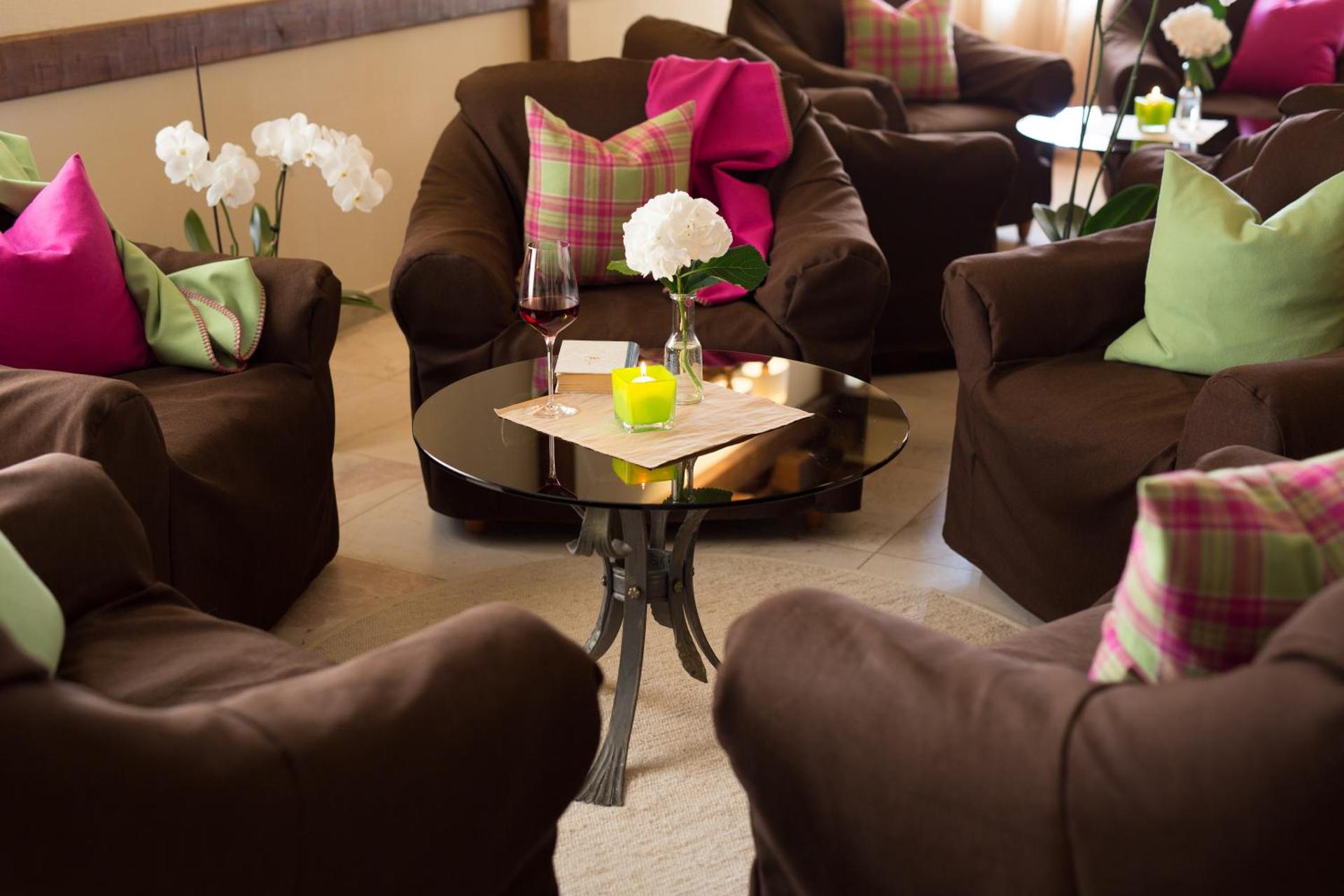 Communal lounge/ TV room