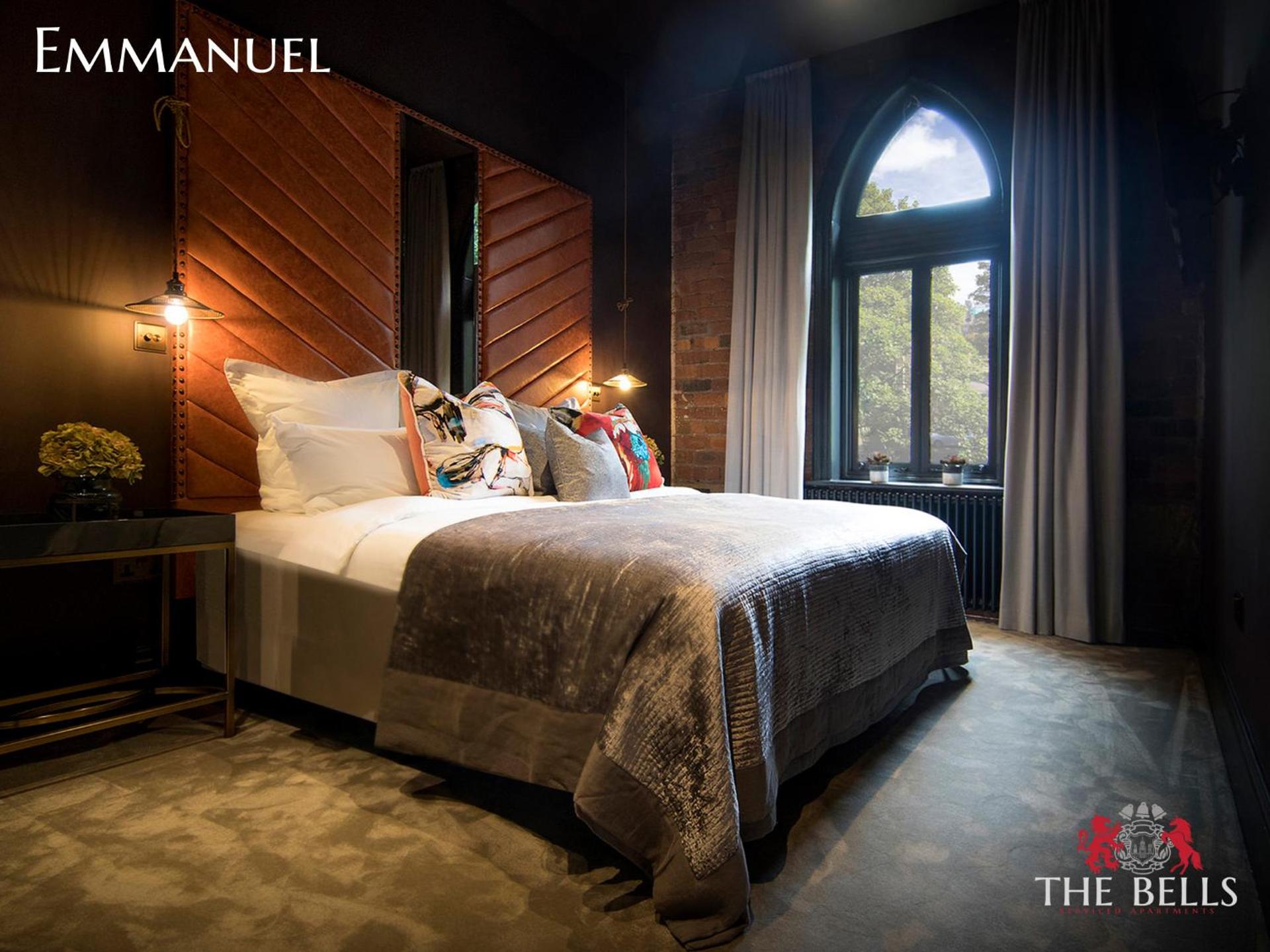 Emmanuel - Two Bedroom Suite with Balcony and Hot Tub