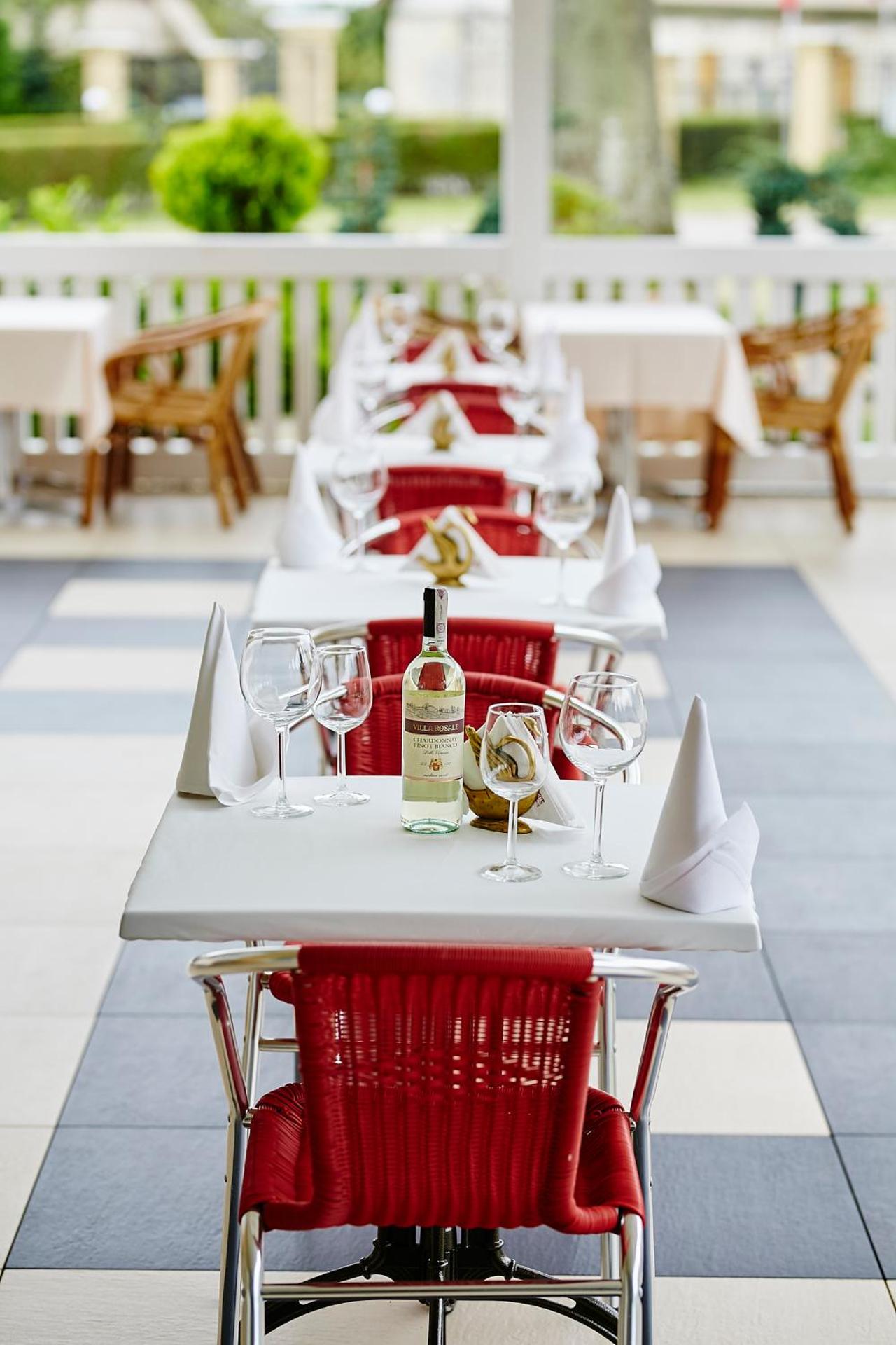 Restaurant/places to eat