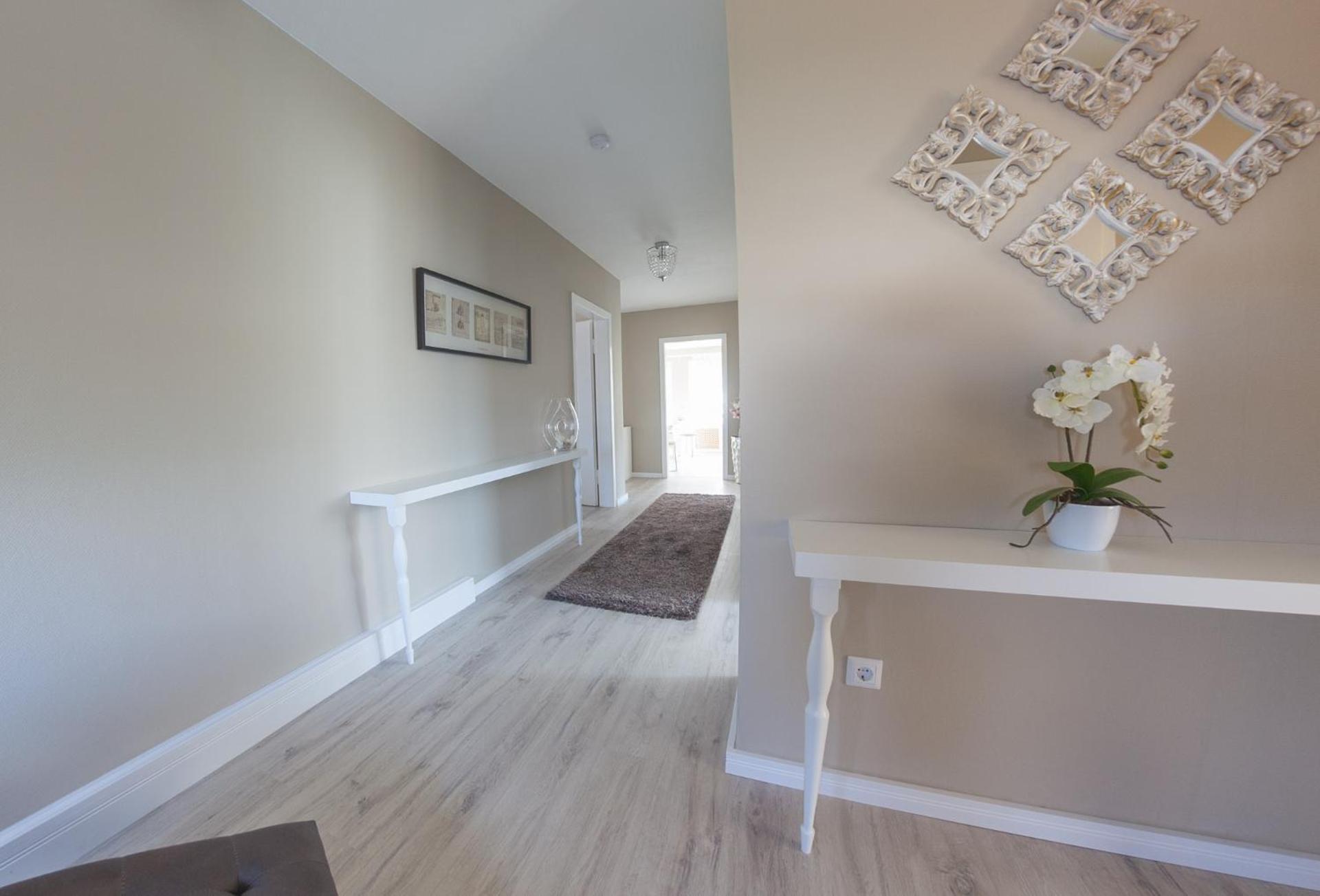 Joel Living Apartment