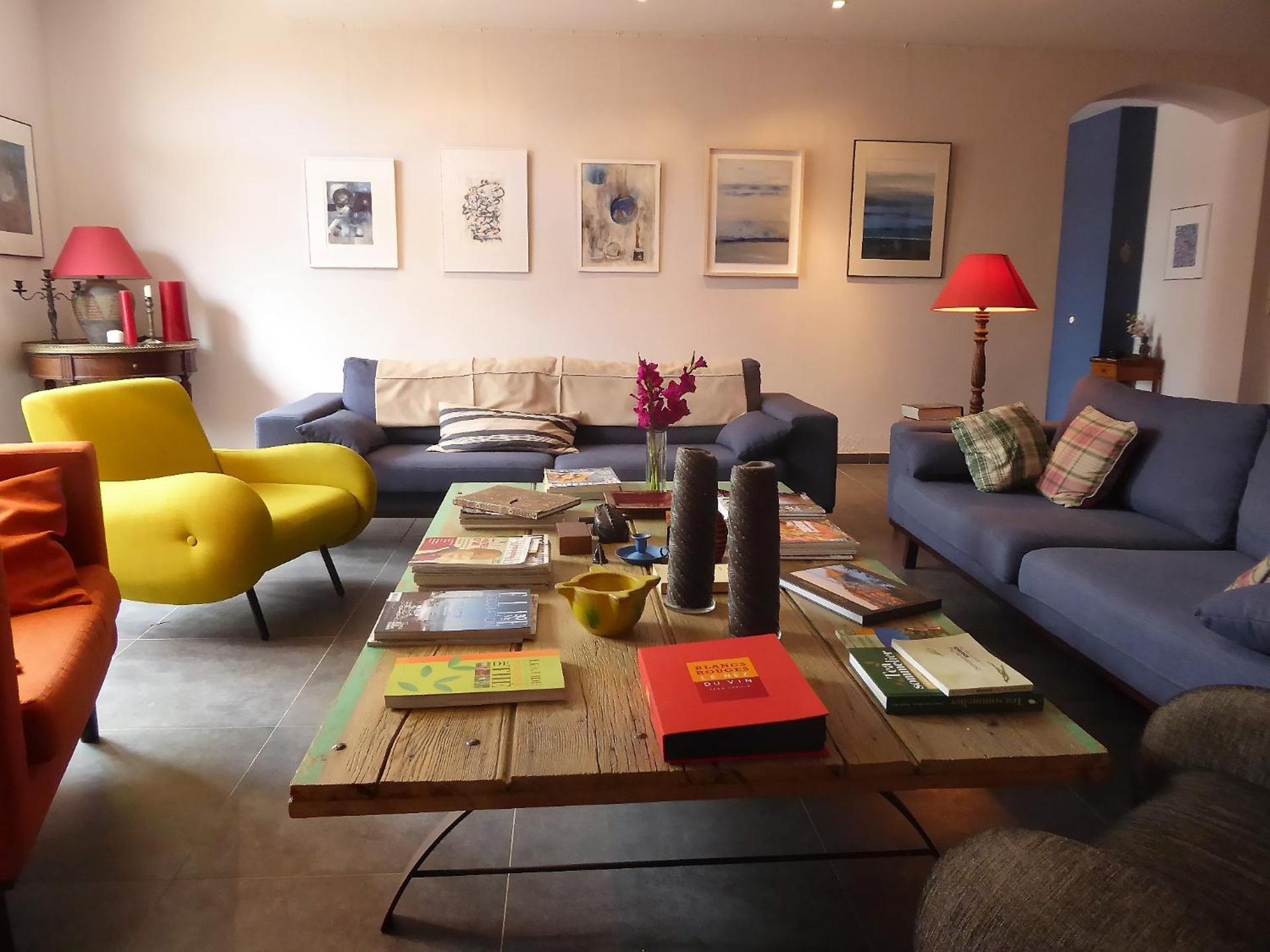 Communal lounge/ TV room