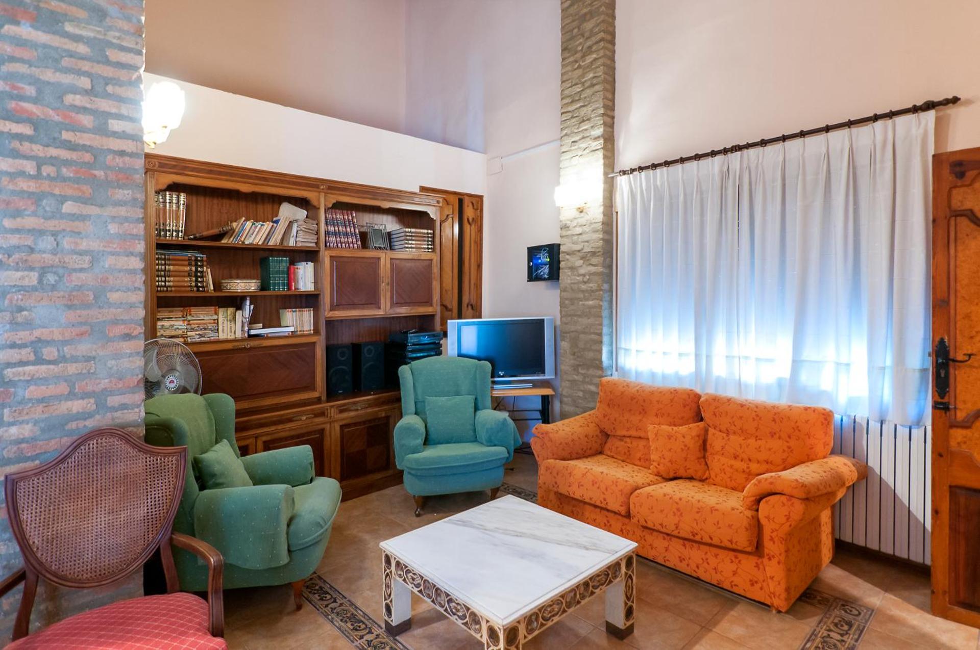 Communal lounge/ TV room