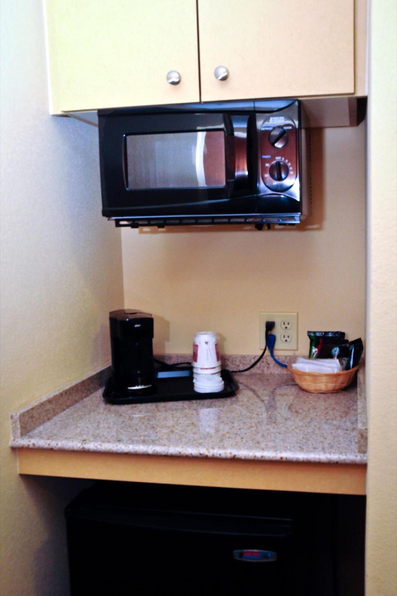 Queen Suite with Two Queen Beds