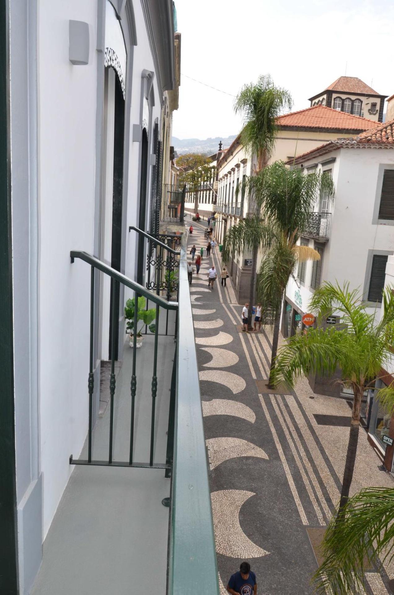 Edifício Charles 203