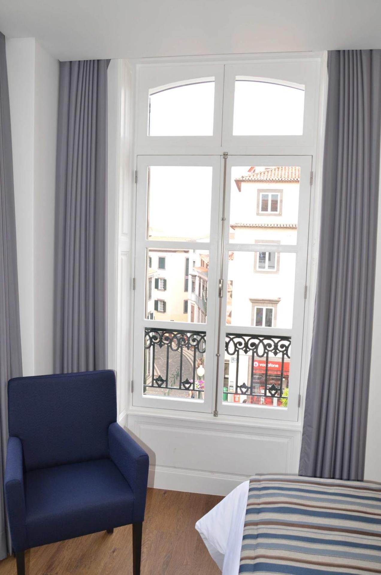 Edifício Charles 203