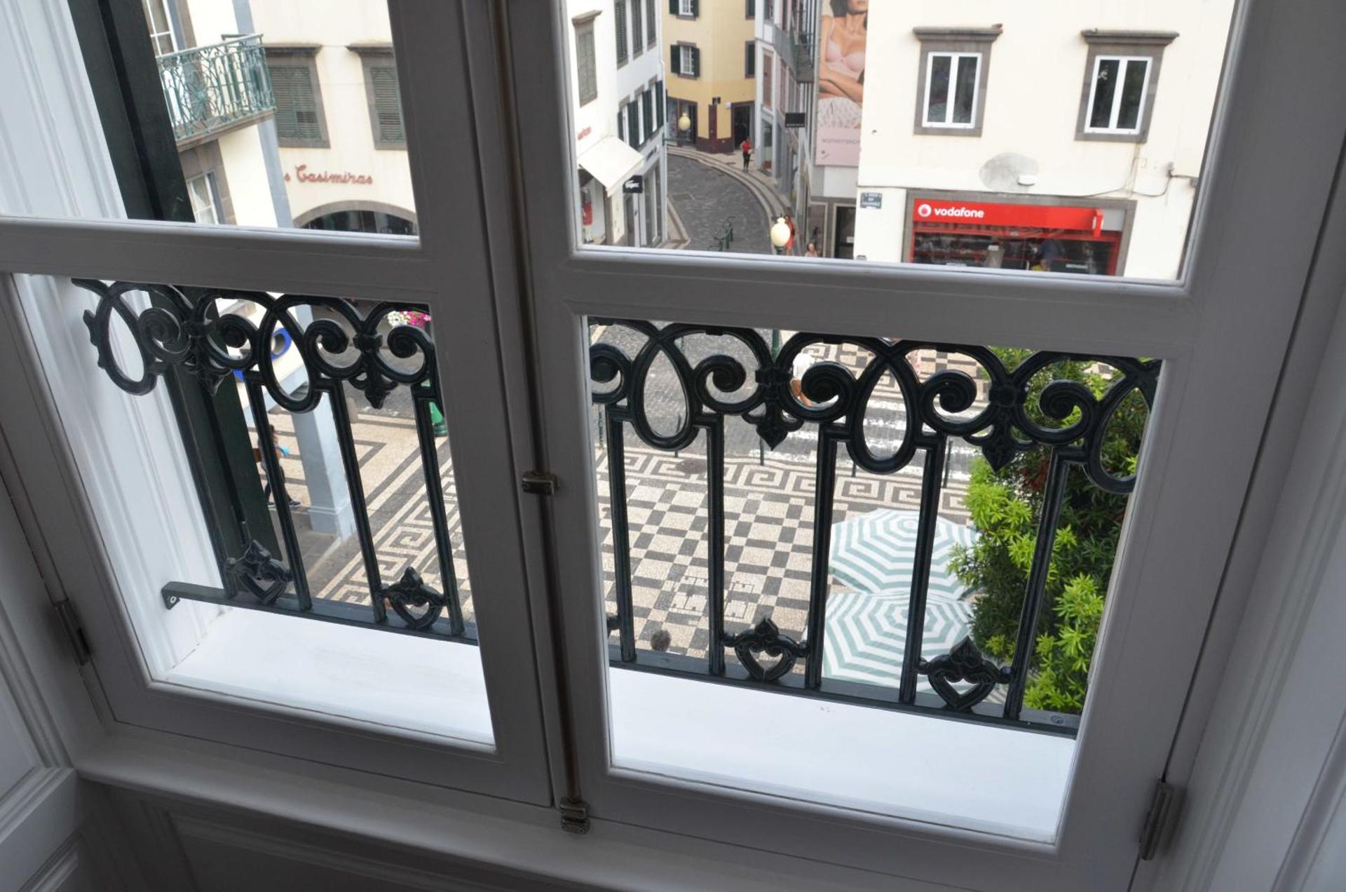 Edifício Charles 203