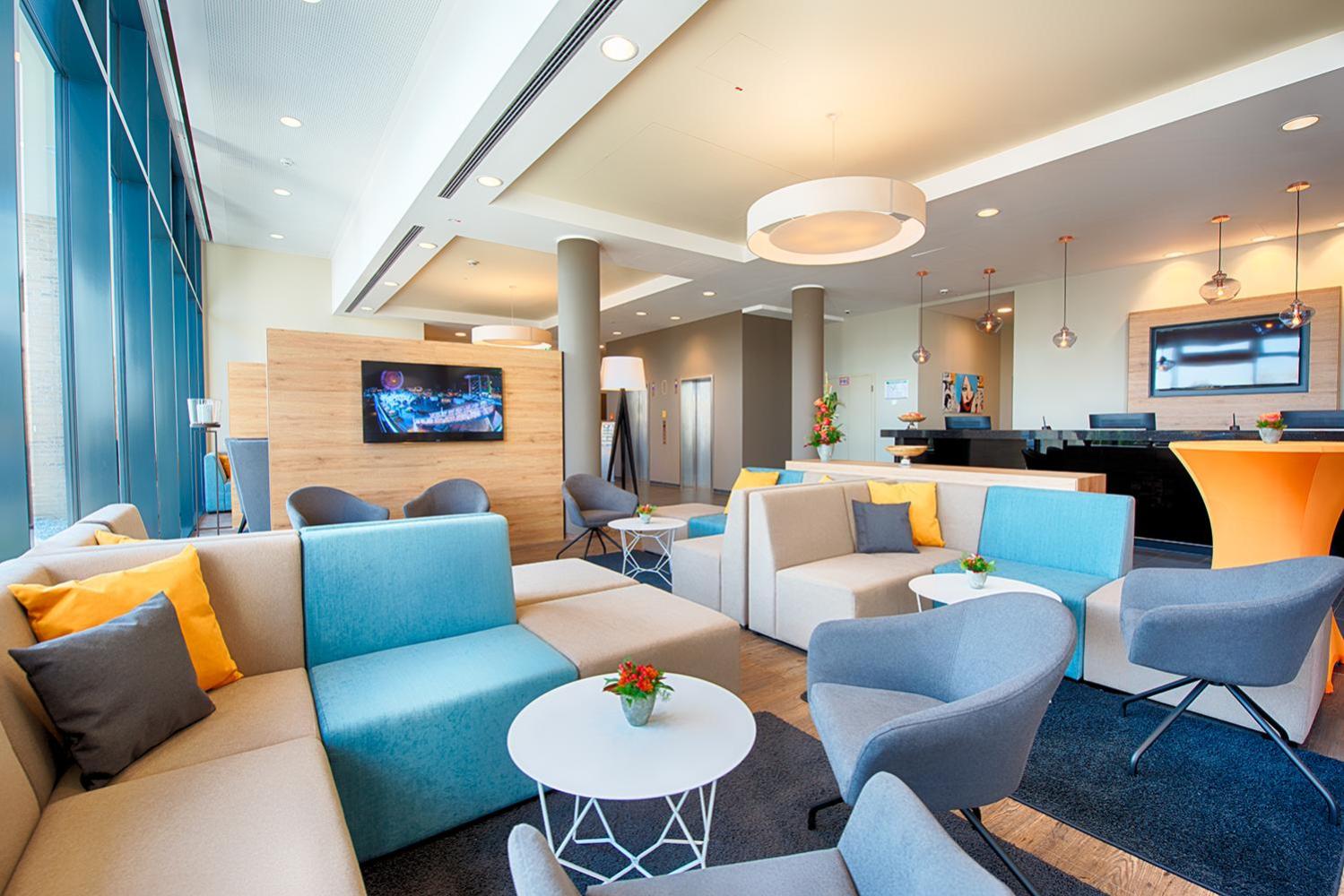 Communal lounge/ TV room