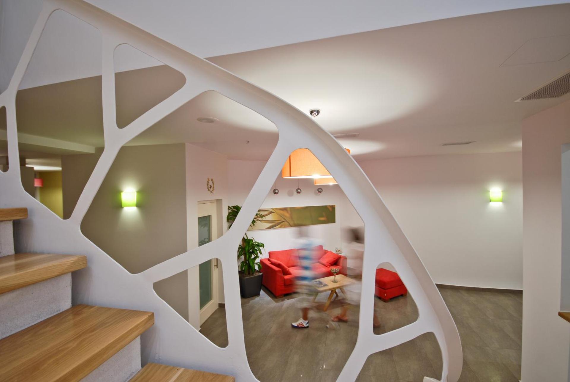 Communal lounge/ TV room