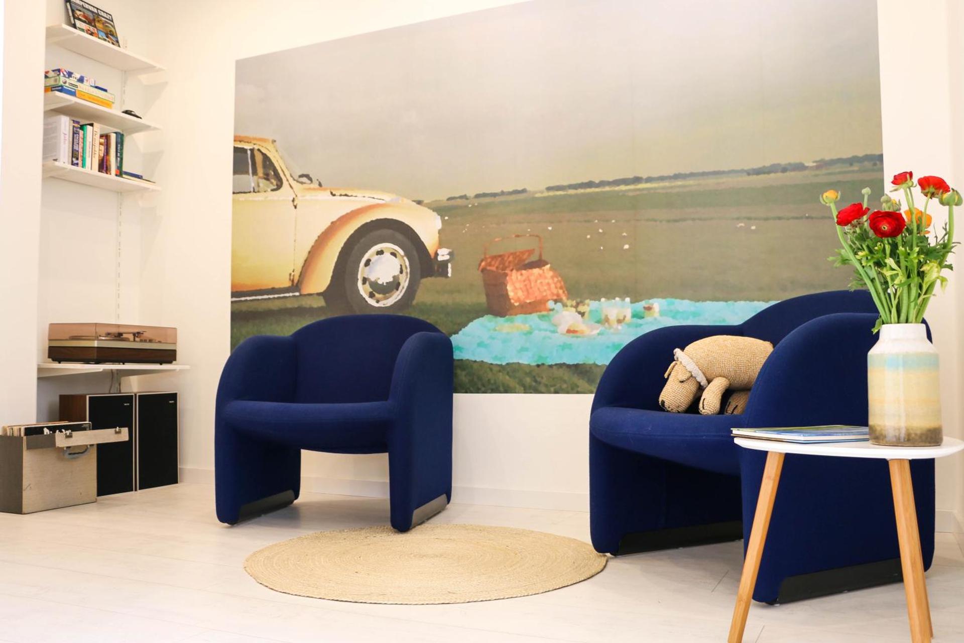 Communal lounge/ TV room