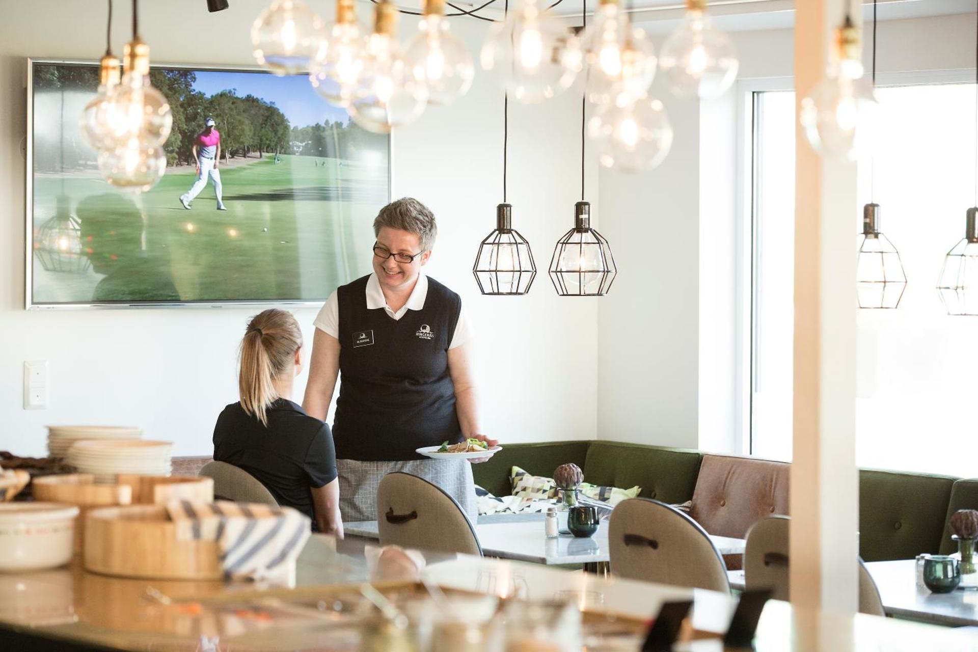 Communal lounge/ TV room