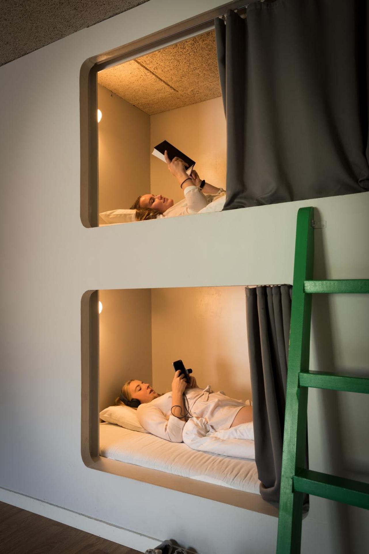 Bed in 4-Bed Mixed Dormitory Room (no window)