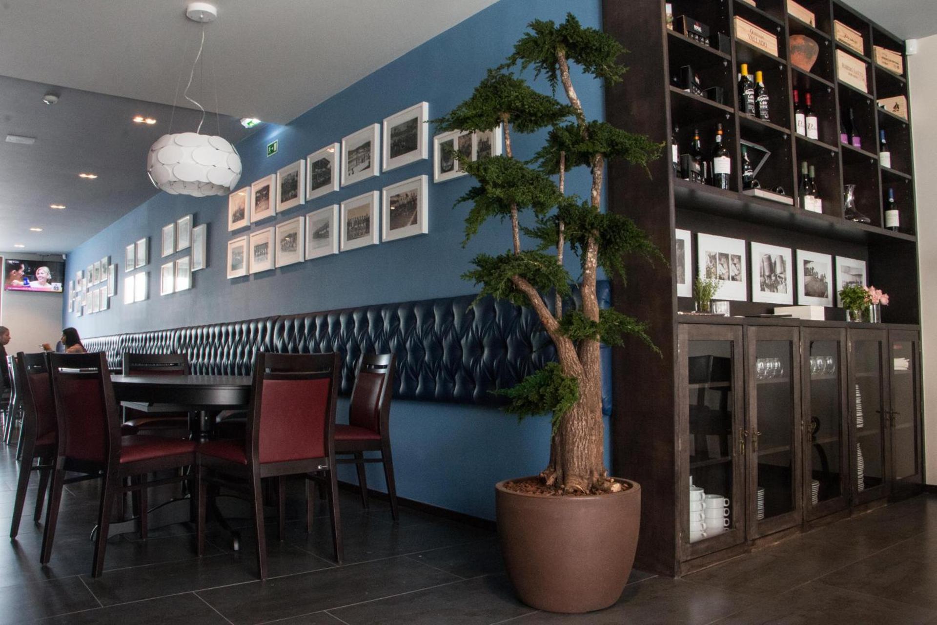 Feira Hostel & Suites