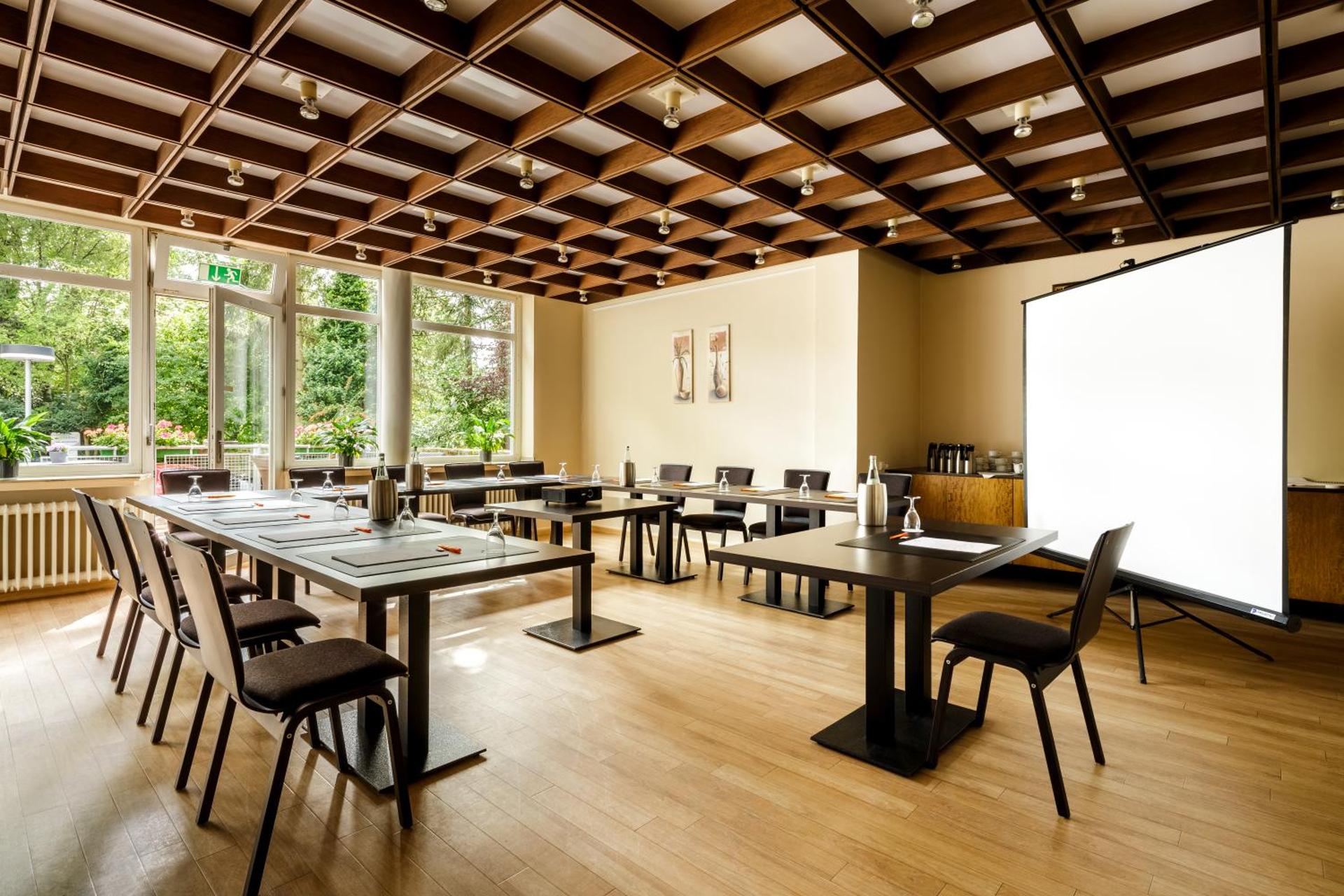 Meeting/conference room