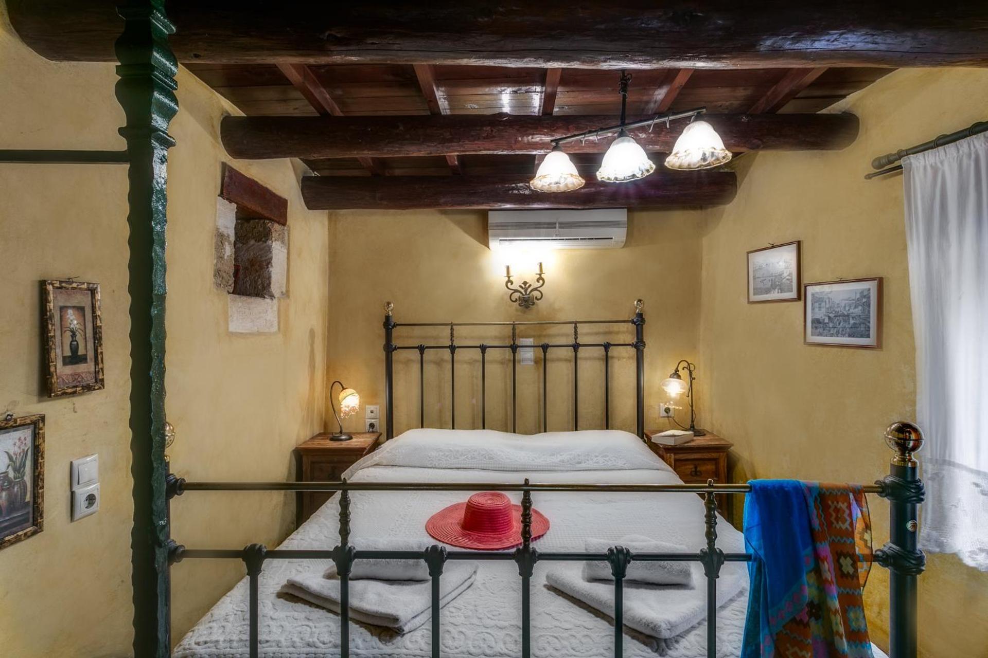 Ifigenia Traditional Rooms & Maisonettes