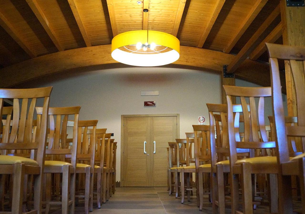 Meeting/conference room