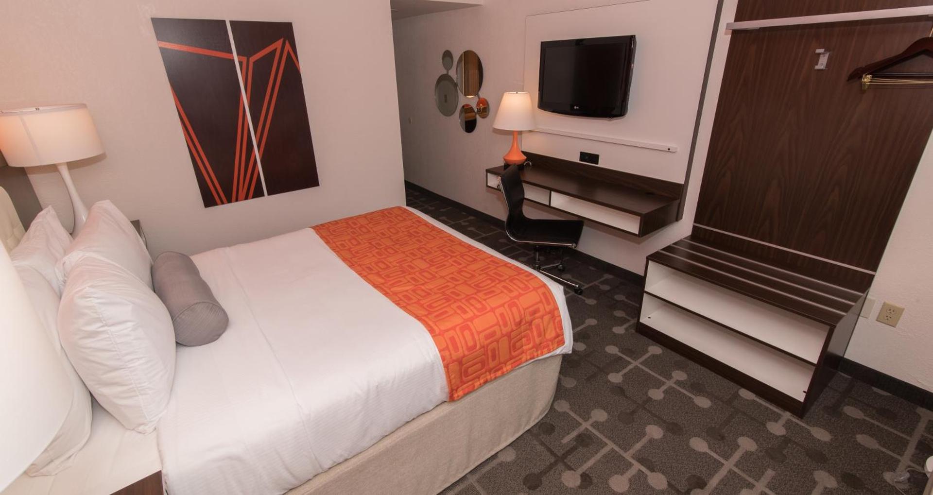 Queen Room - Non-Smoking