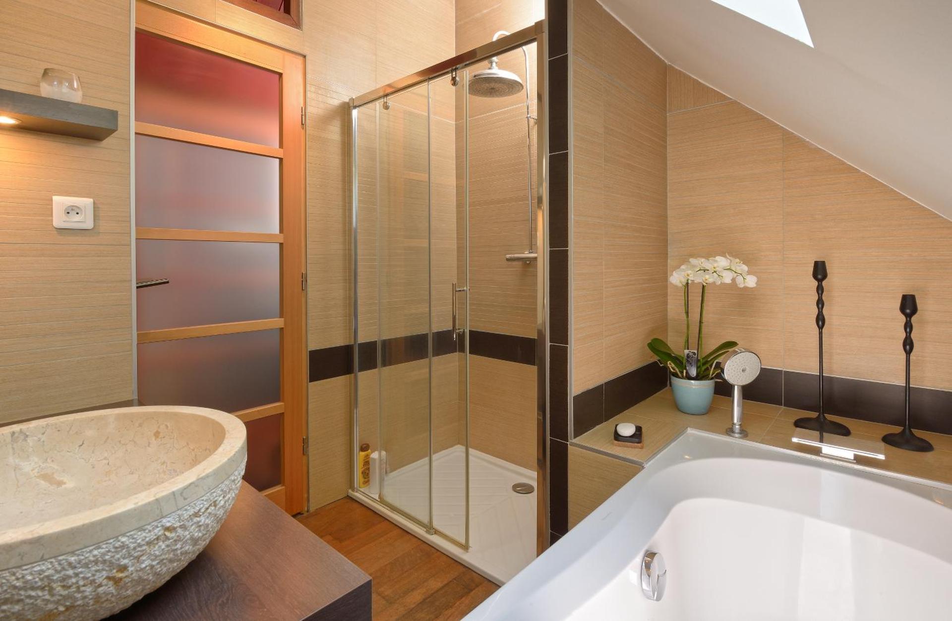 Le Loft Moderne et Chaleureux avec Vue Verdoyante