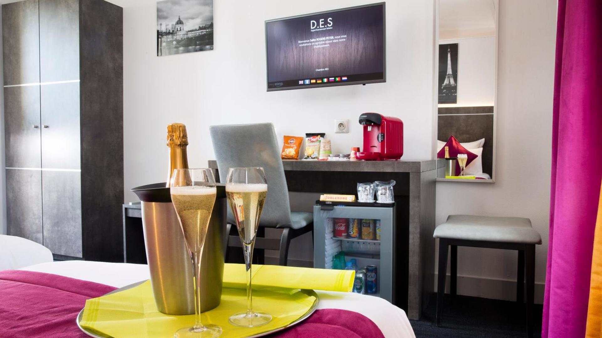 Photo of the whole room