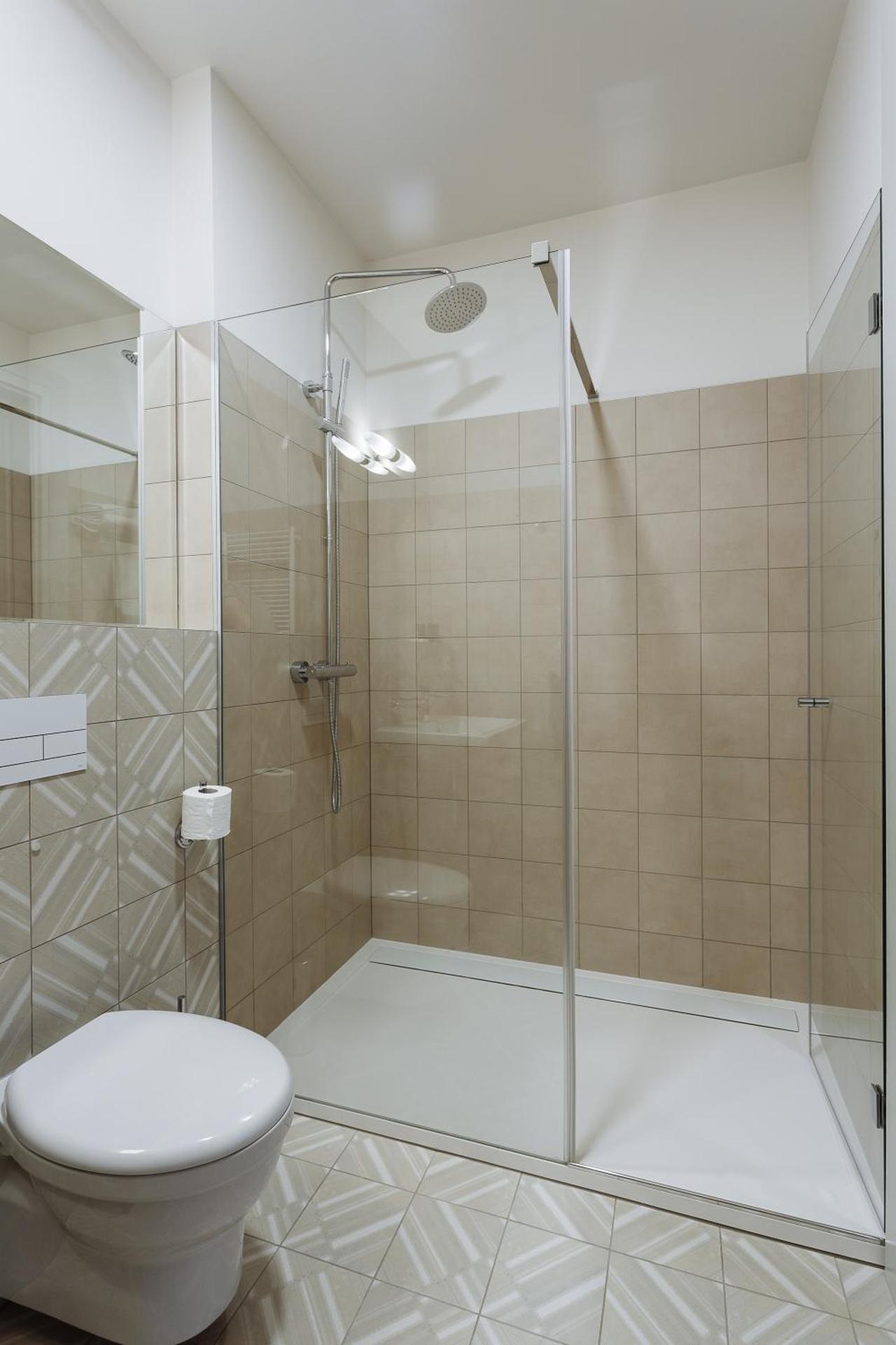 Small Elegant Suite 5