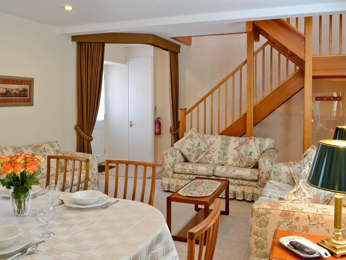 Hearthstanes Steading