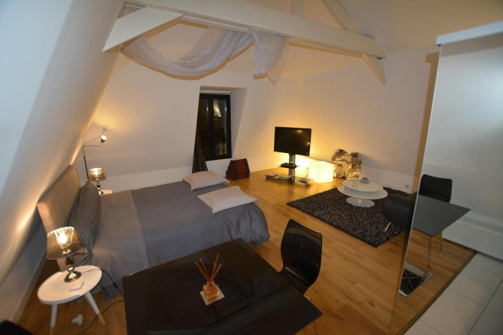 Triple Room with City View