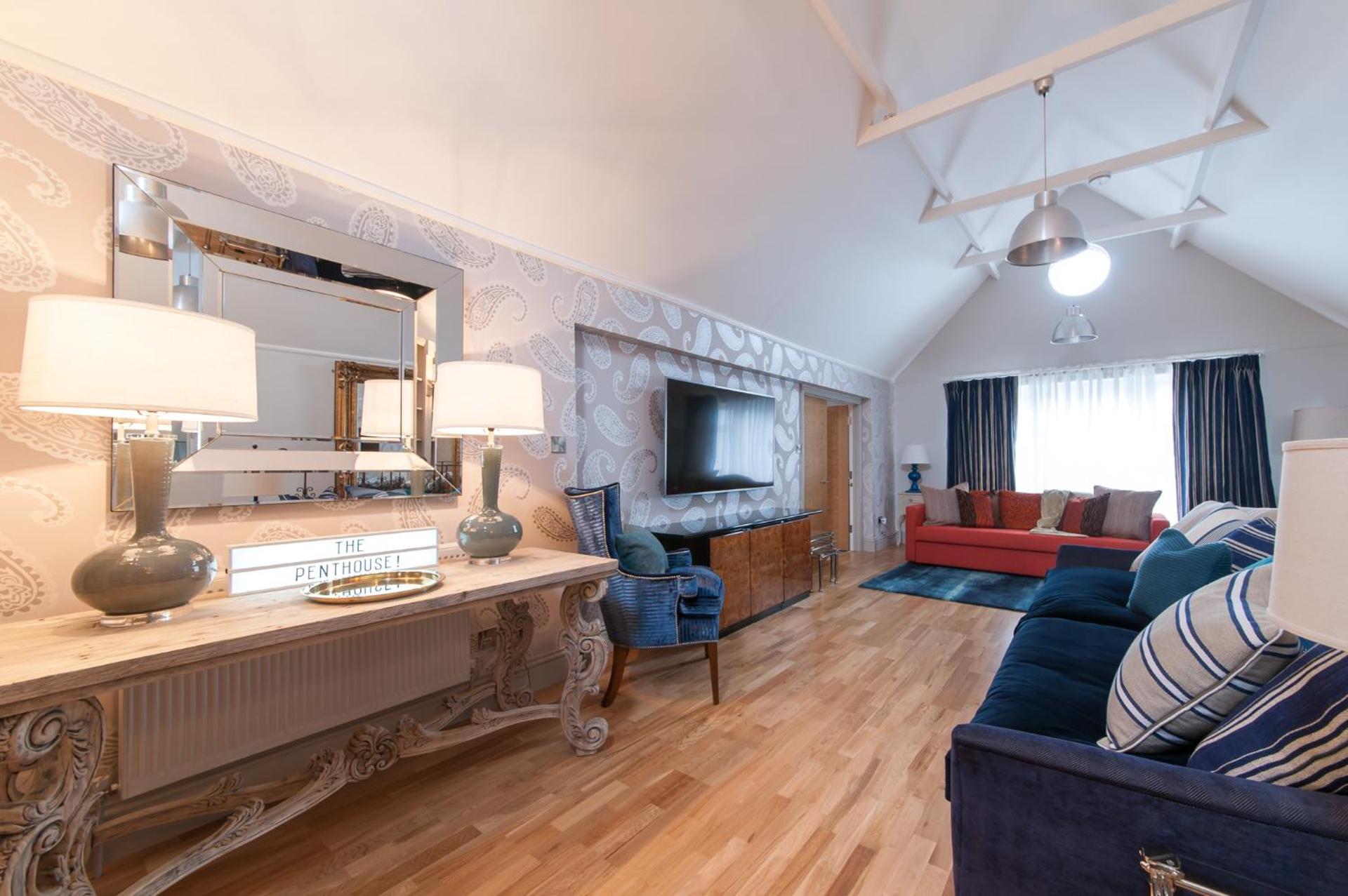 Suites at number Ten