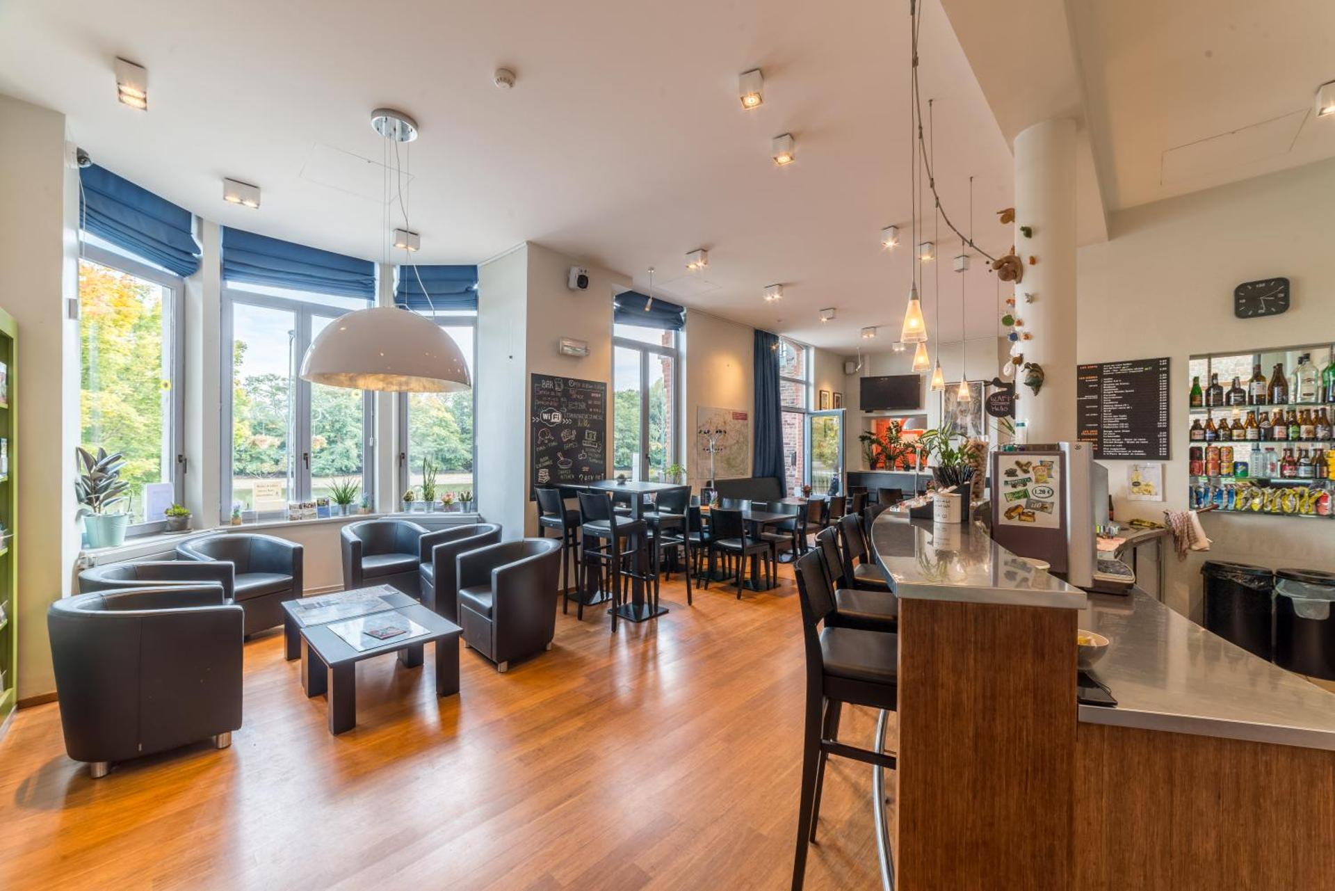 Communal lounge/ TV room