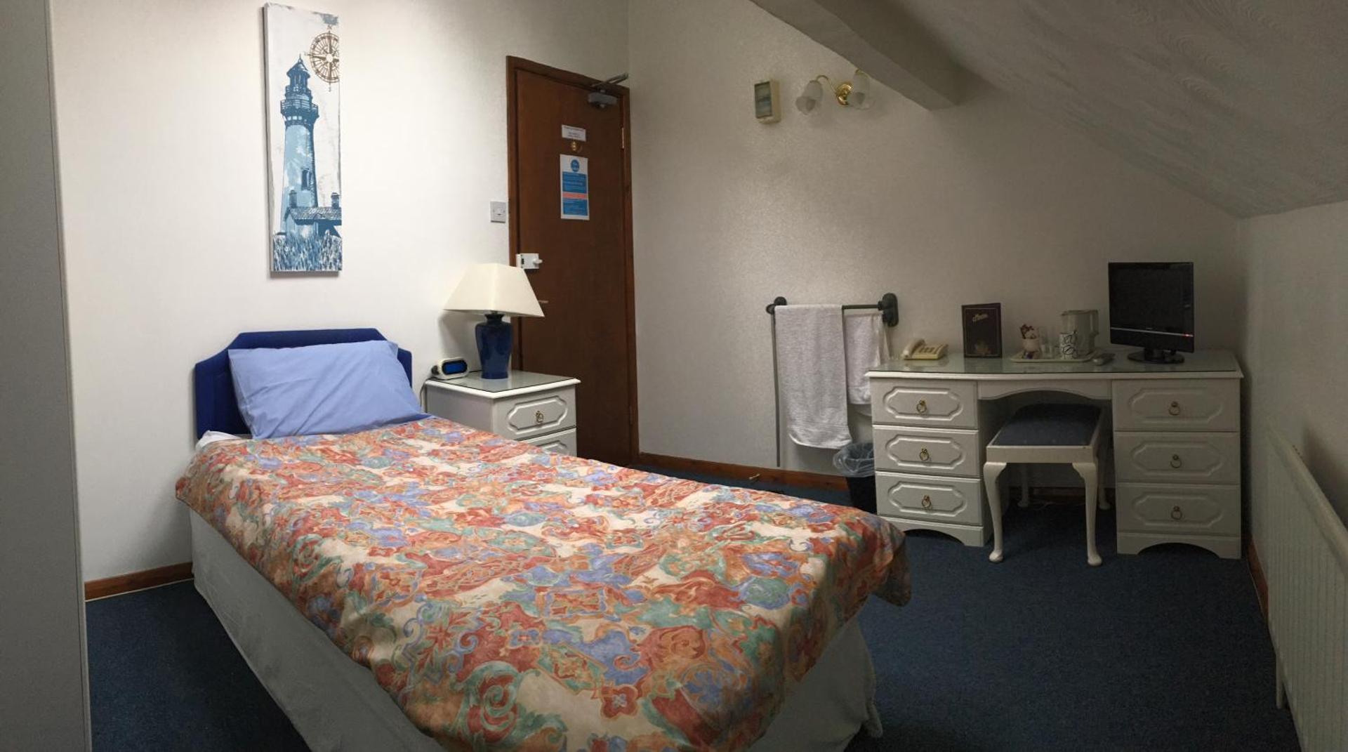 Standard Single Room with Shared Bathroom