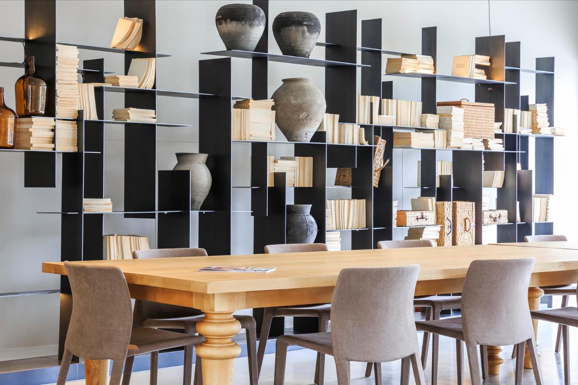 Meeting/conference room