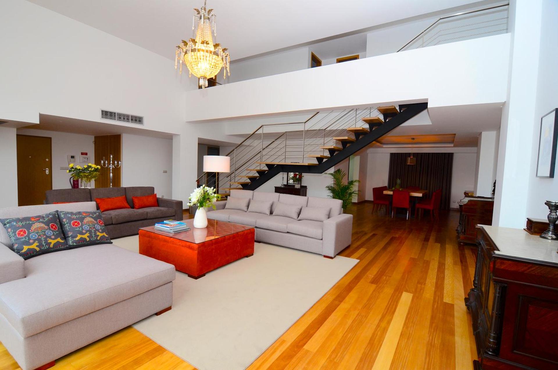 Communal lounge/ TV room