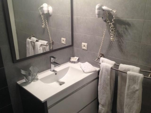 Hotel La Chaumière à 100 m du télécabine et de la gare