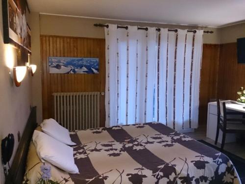 Hotel La Chaumière à 100 m du télécabine et de la gare