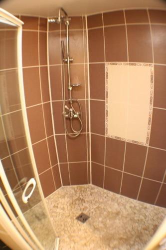 Hotel La Chaumière à 100 m du télécabine et de la gare