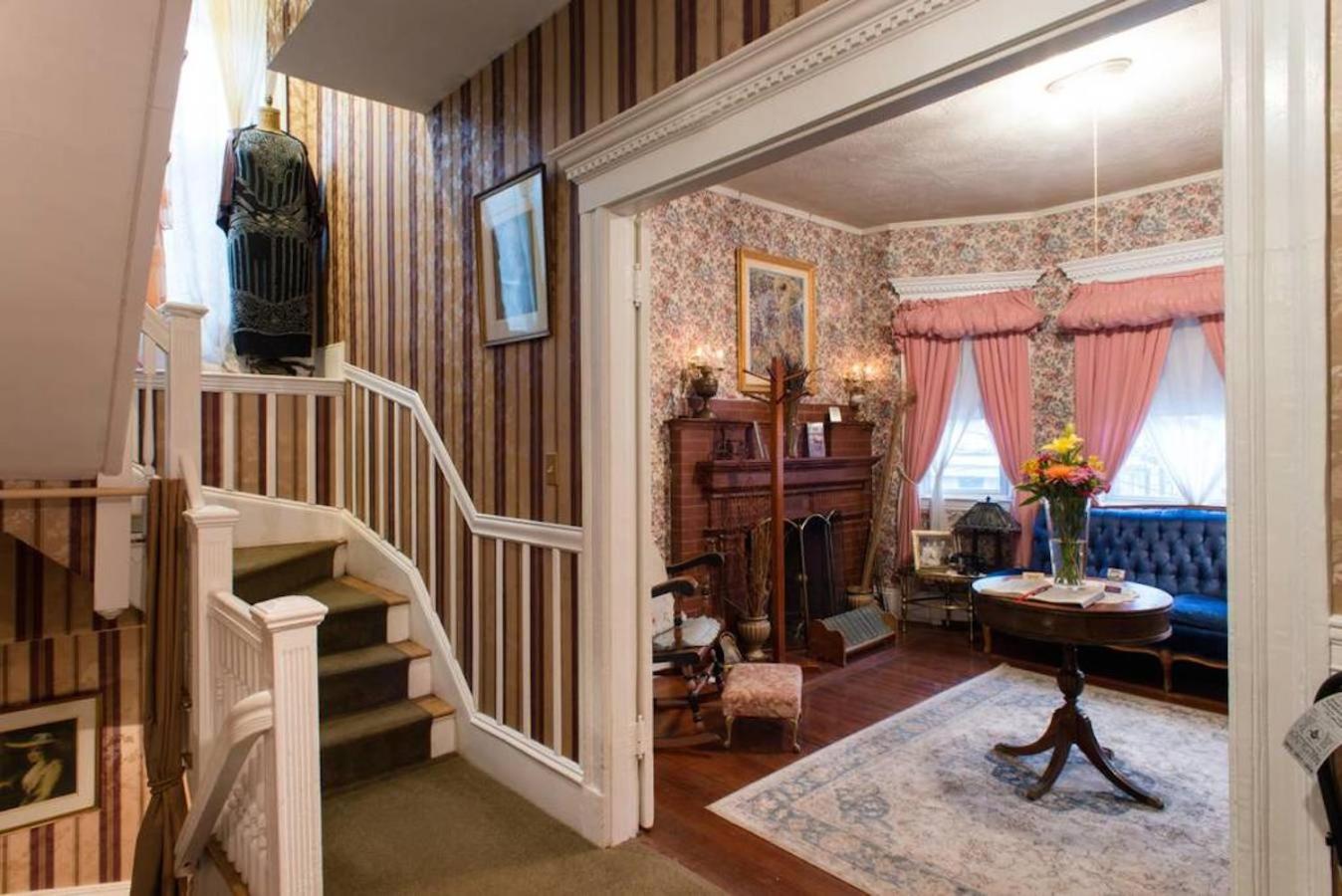 The Coolidge Corner Guest House: A Brookline Bed and Breakfast
