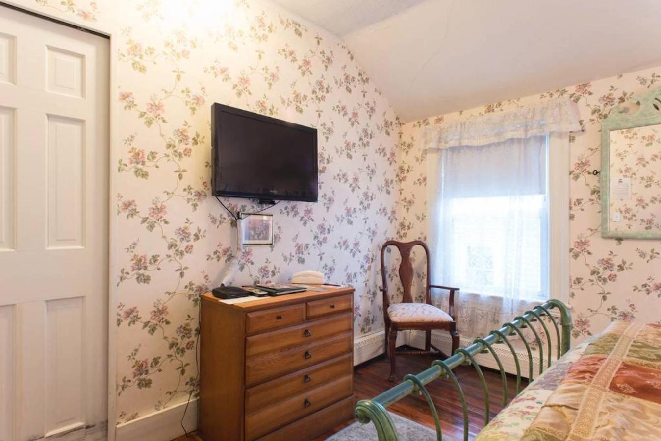 The Coolidge Corner Guest House: A Brookline Bed and Breakfast