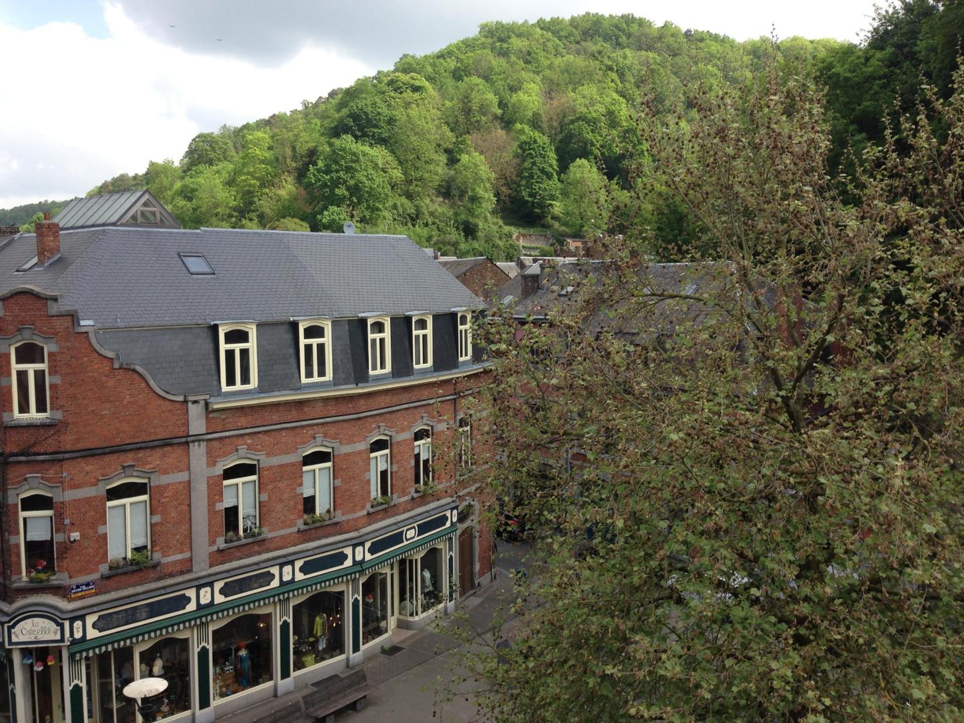 L'Inattendu "sur la croisette" Dinant centre