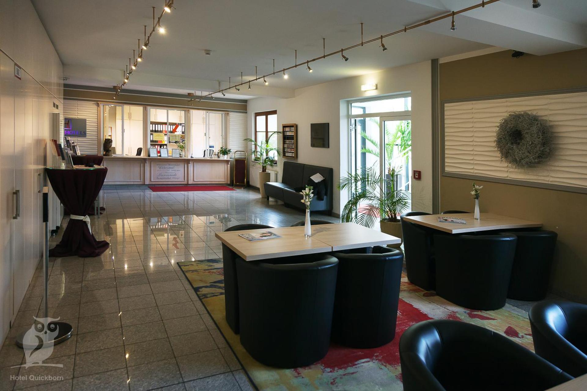 Communal lounge/ TV room