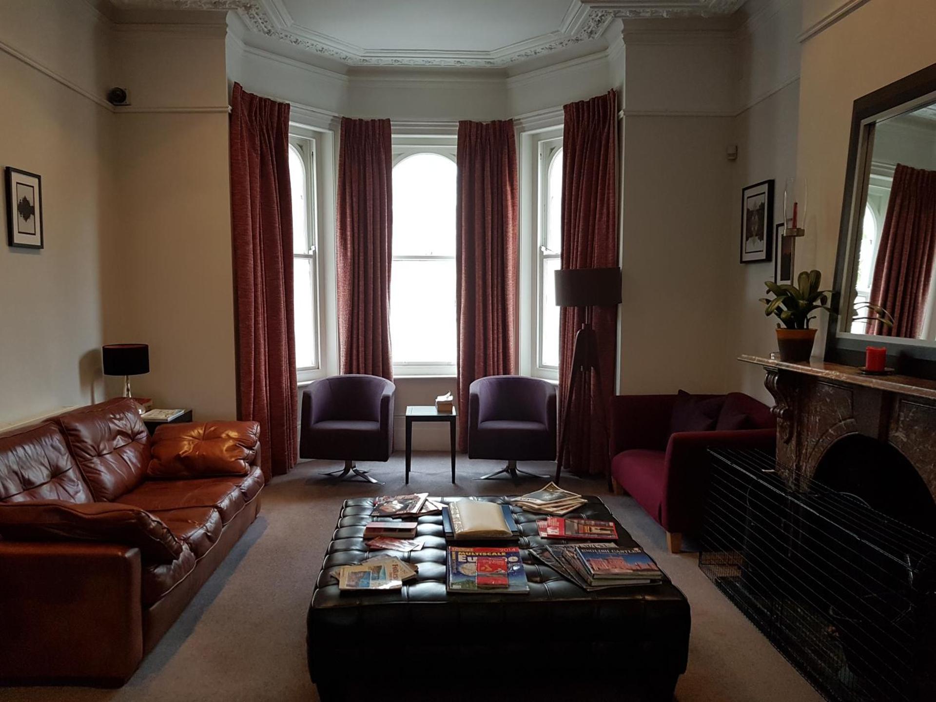 Communal lounge/ TV room