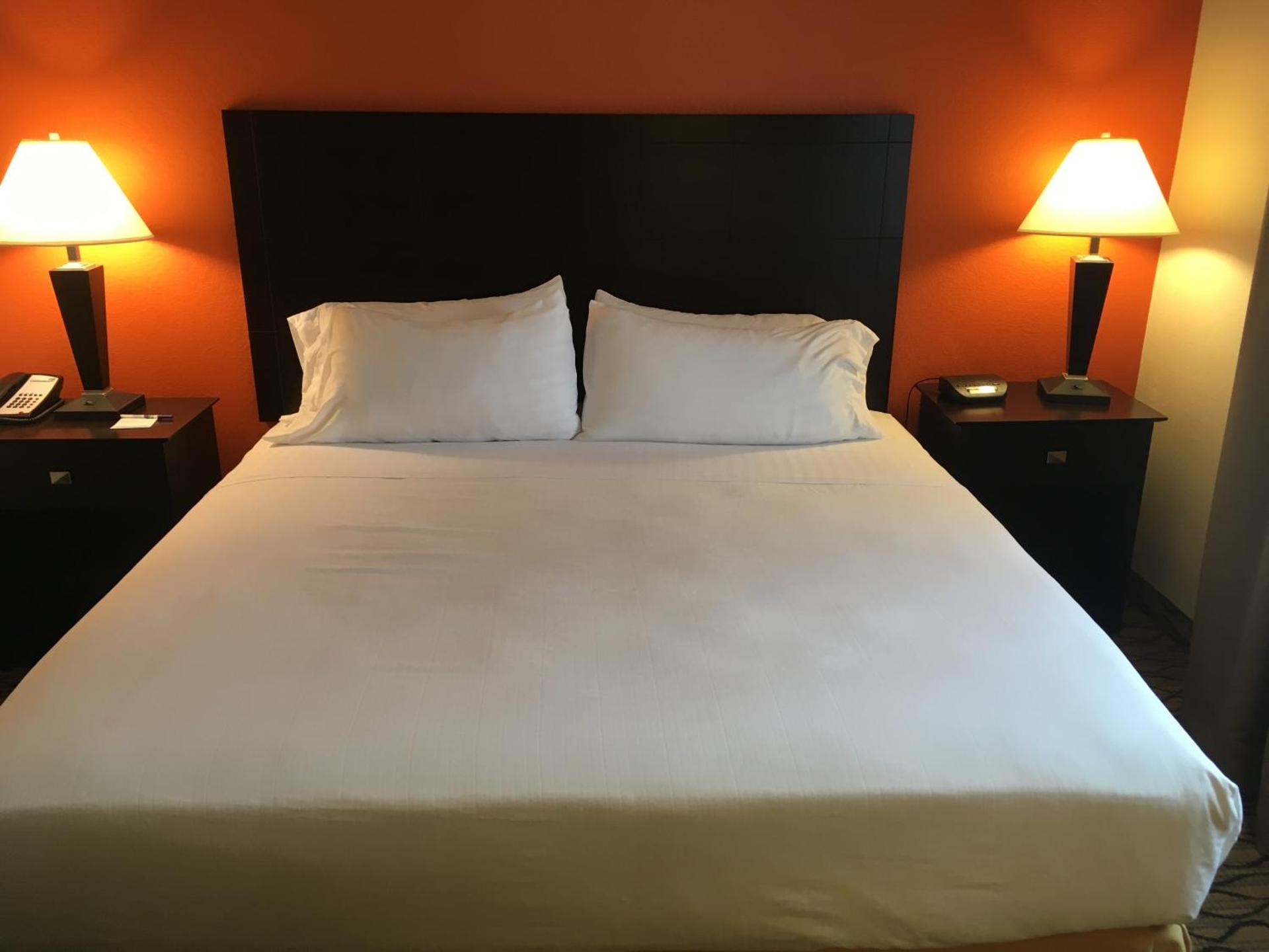 Holiday Inn Express Hotel & Suites Cadillac by IHG