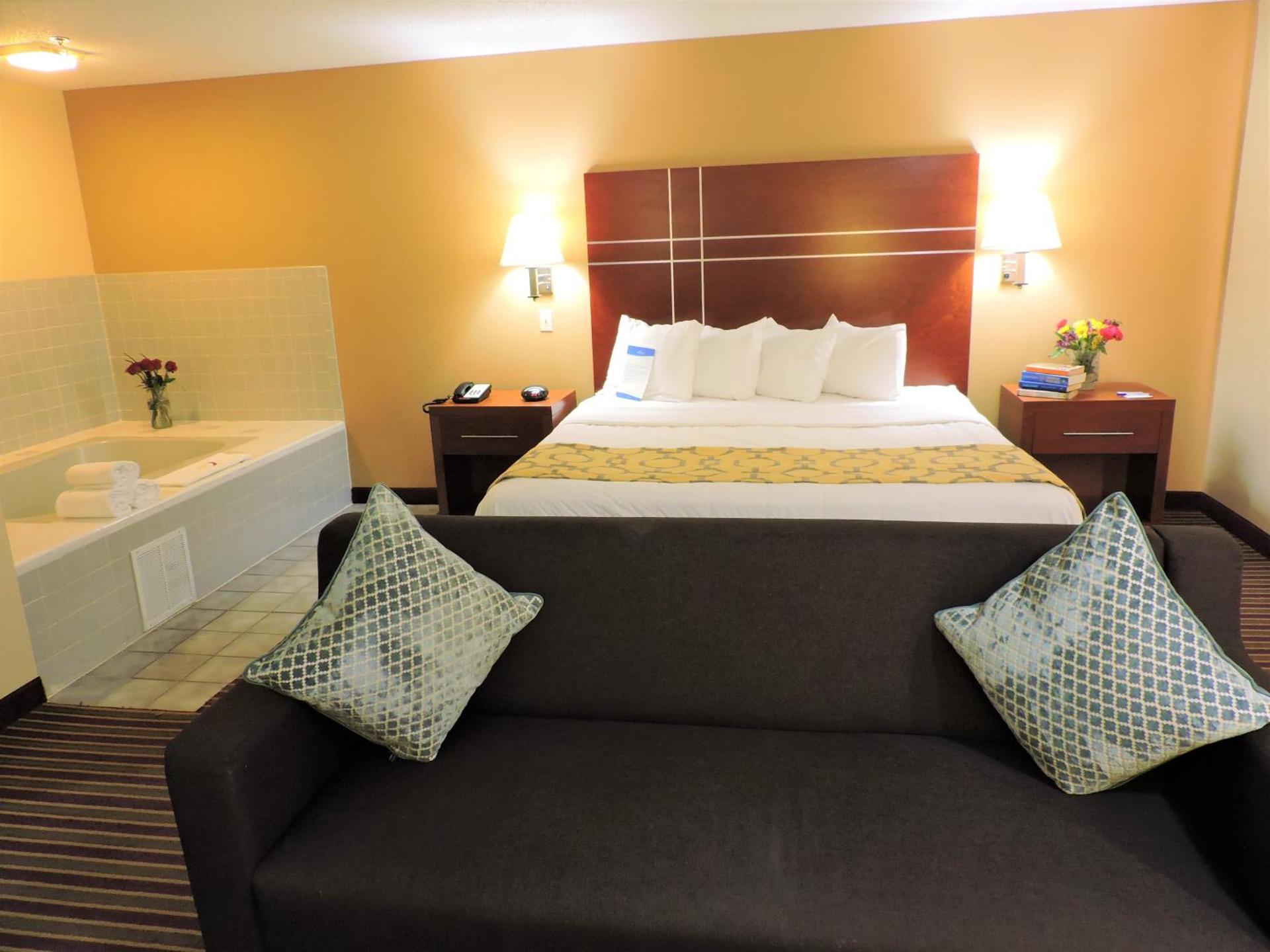 King Studio Suite - Mobility Access/Non-Smoking