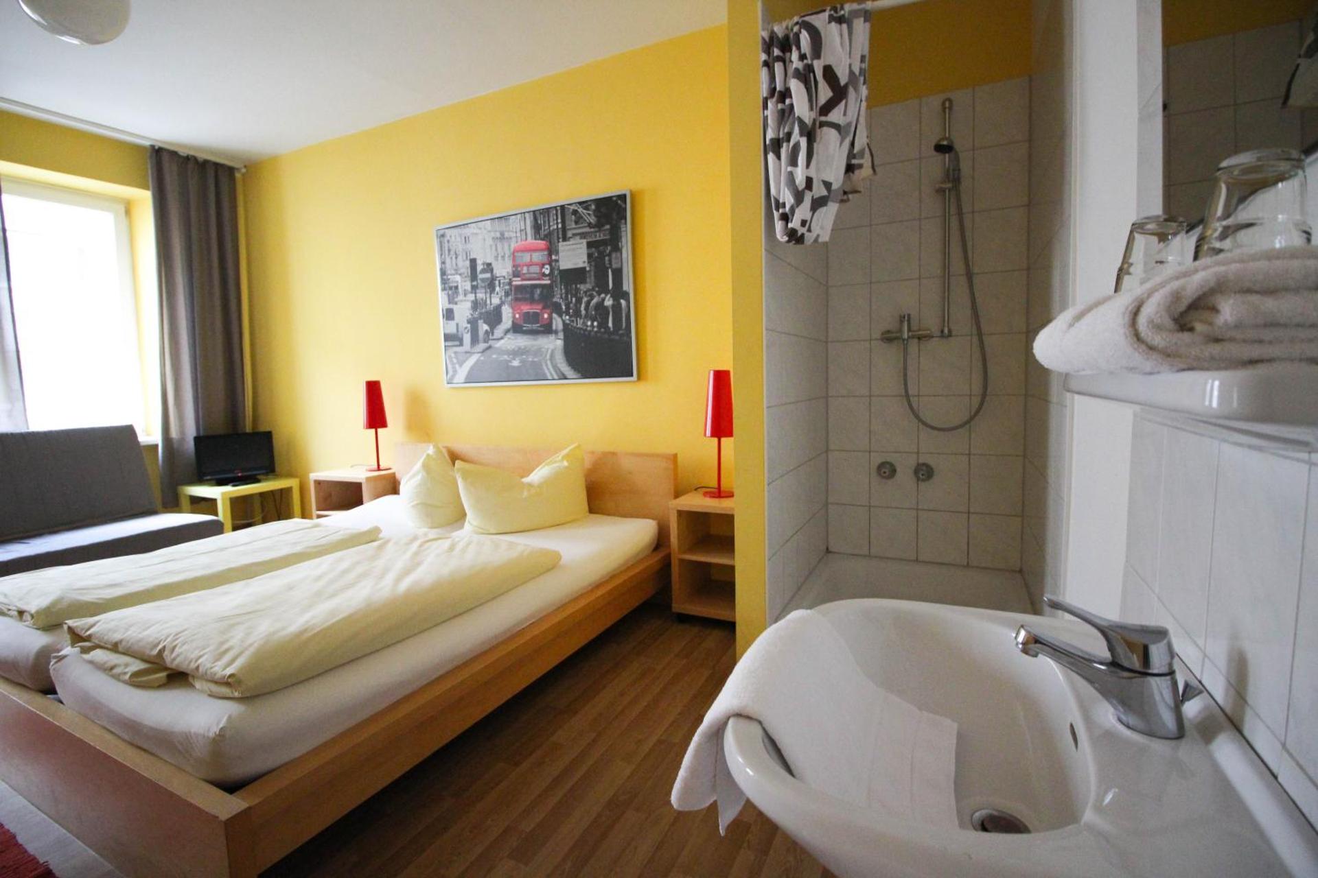 Double Room with Shower (Shared WC)