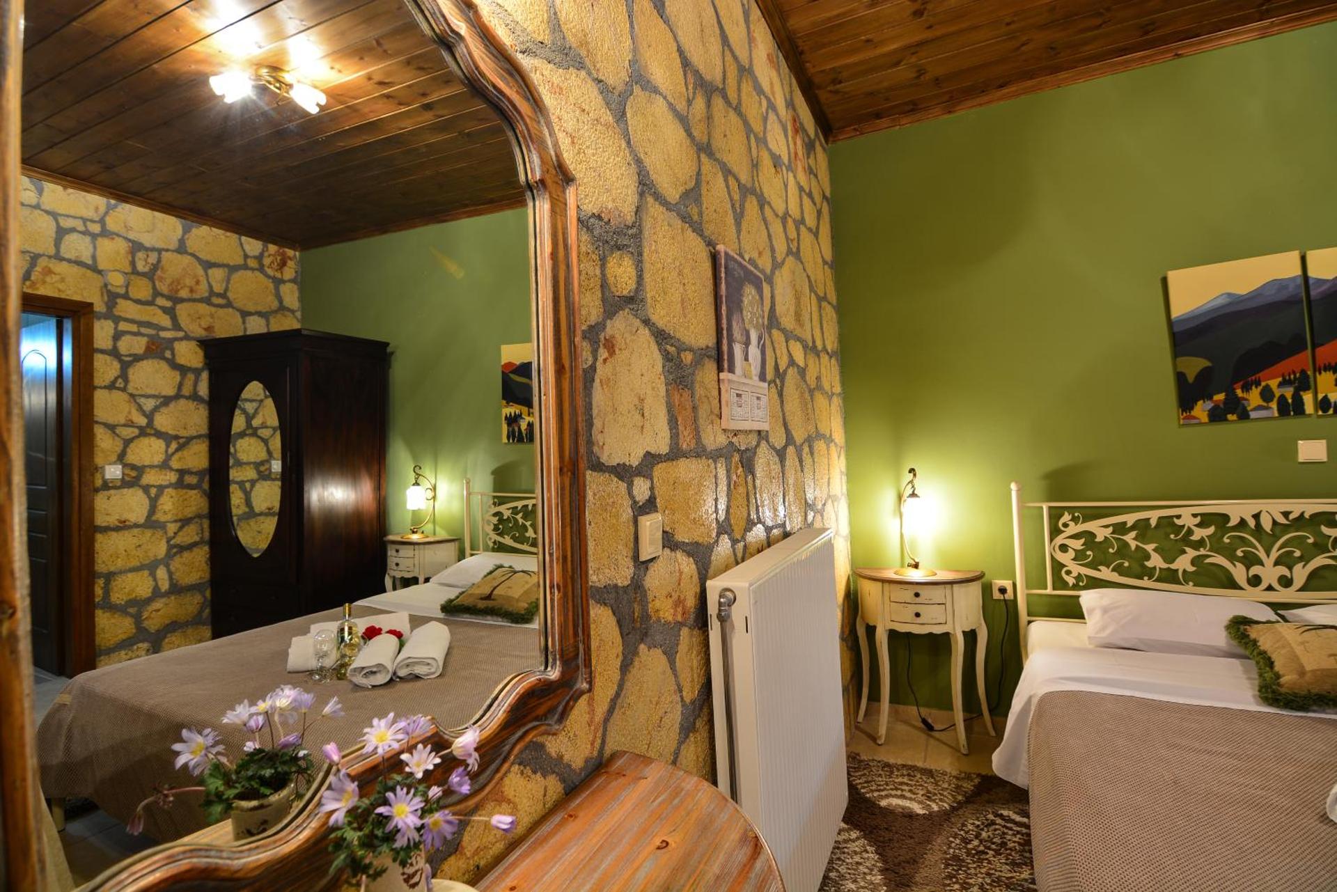 XENIOS ZEYS (ΞΕΝΙΟΣ ΖΕΥΣ)