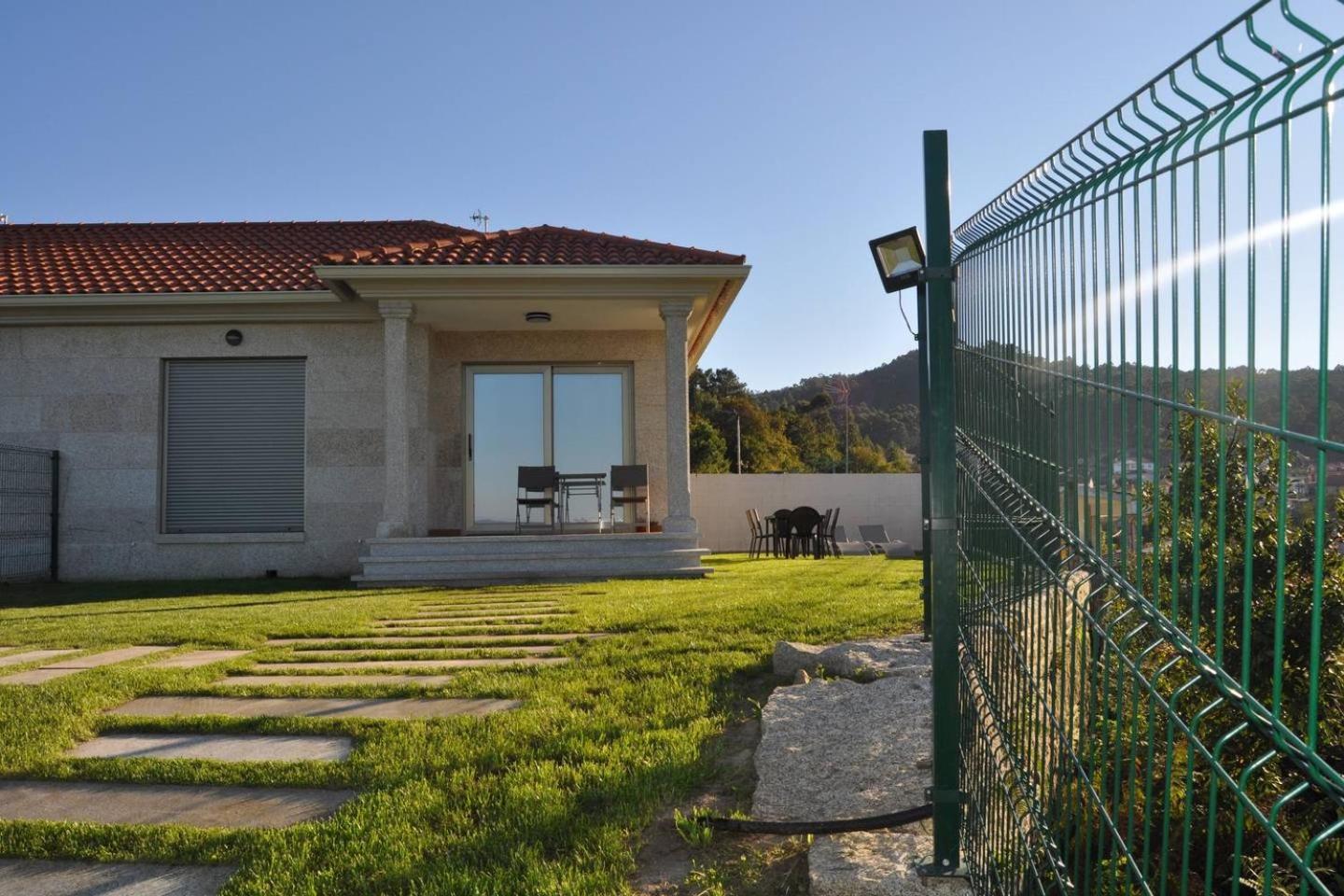 Casa apartamento a pie de playa Areabrava - en Cangas - Hio -Galicia- España